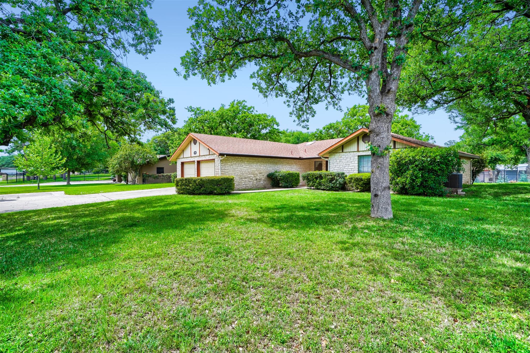 1406 Highland Dr, Marble Falls, TX 78654
