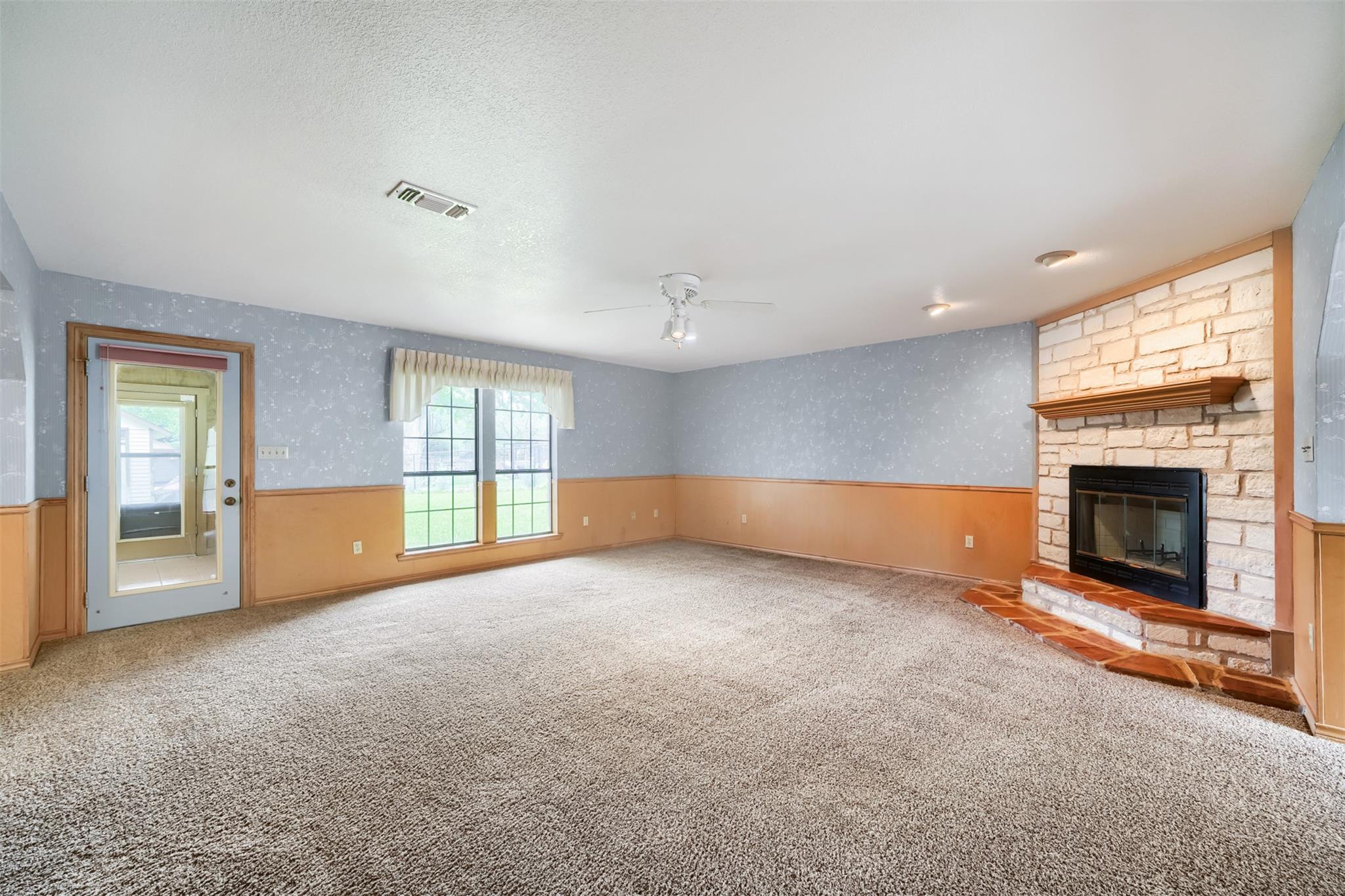 1406 Highland Dr, Marble Falls, TX 78654