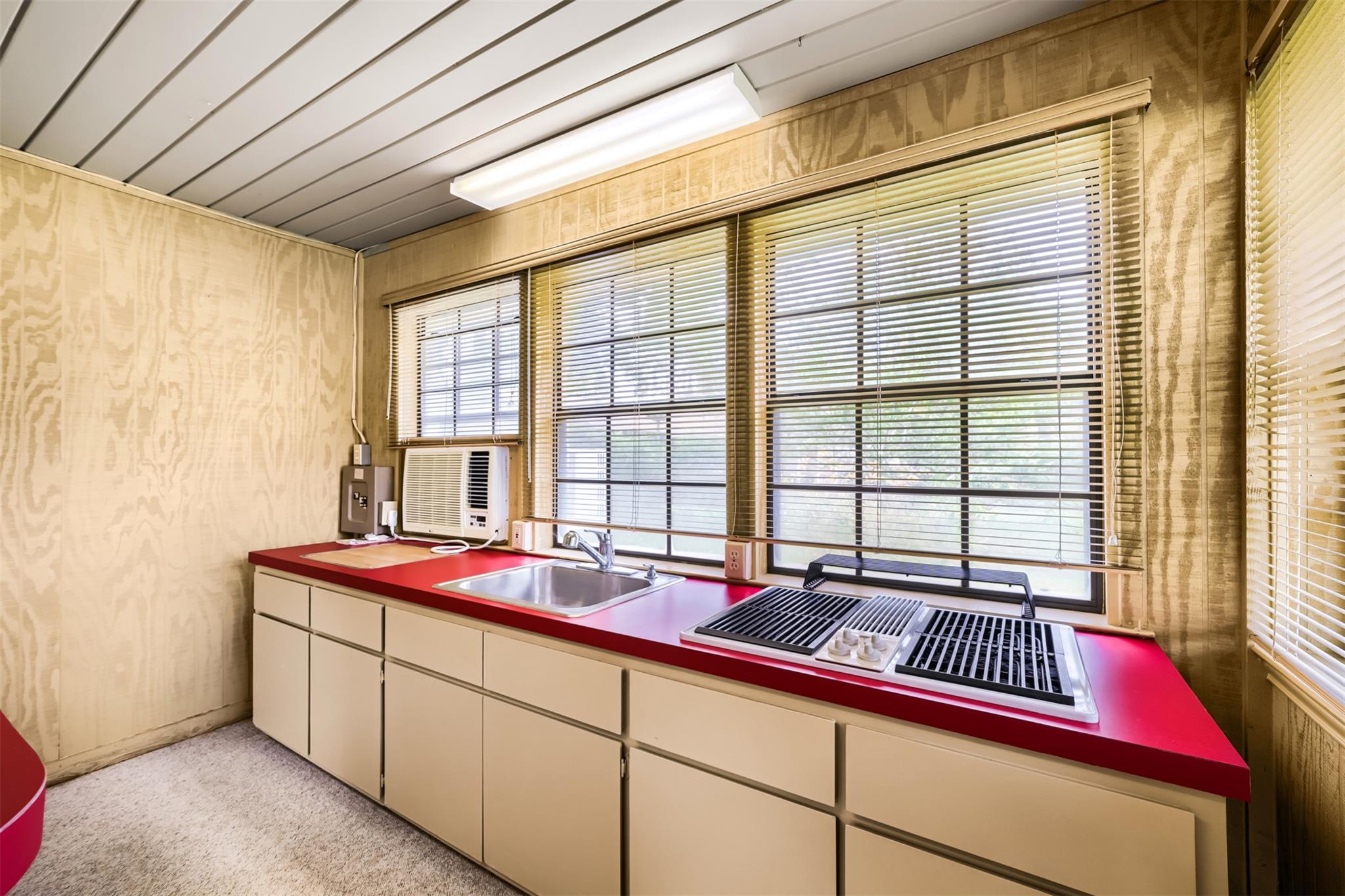 1406 Highland Dr, Marble Falls, TX 78654