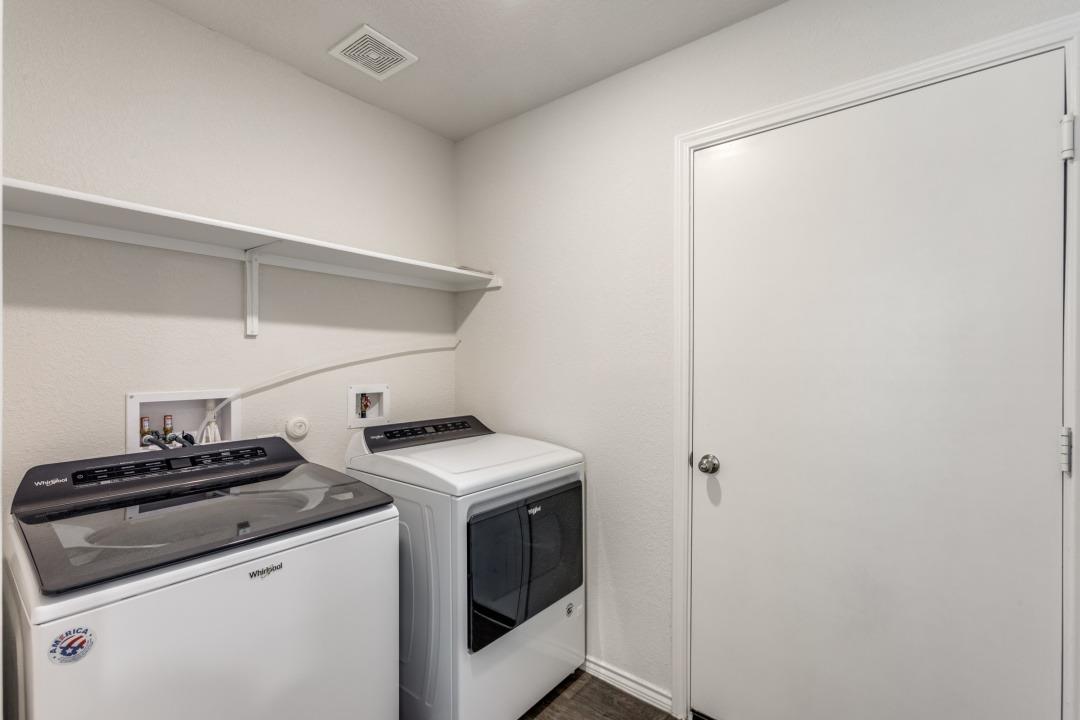 250 Granary Dr, Kyle, TX 78640