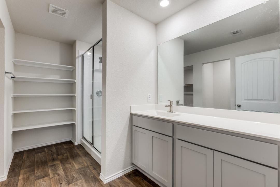 250 Granary Dr, Kyle, TX 78640