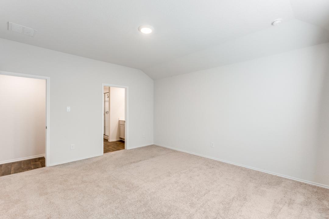 250 Granary Dr, Kyle, TX 78640