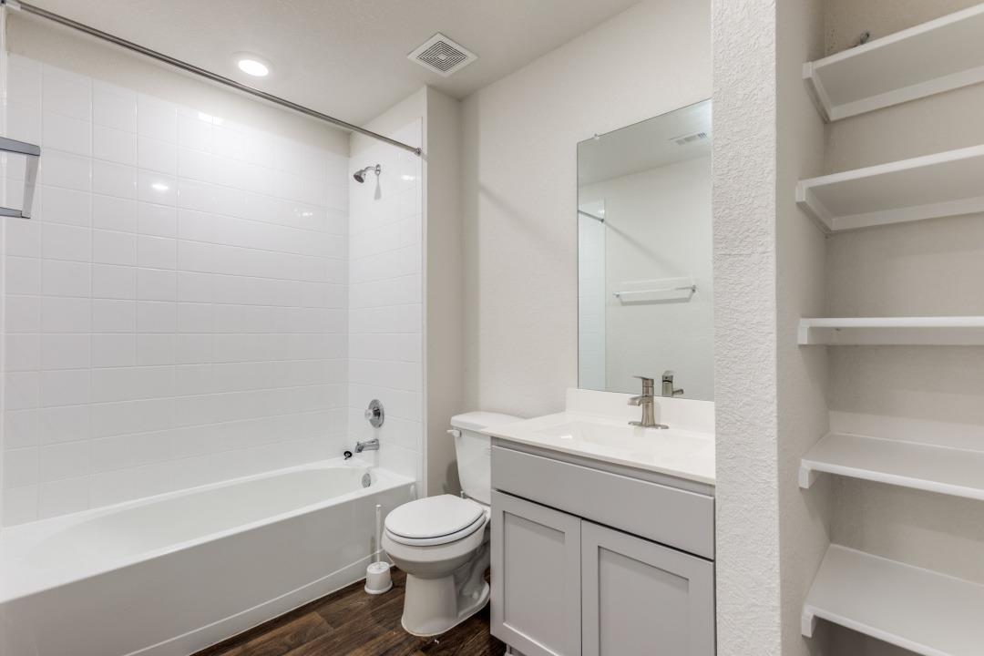 250 Granary Dr, Kyle, TX 78640