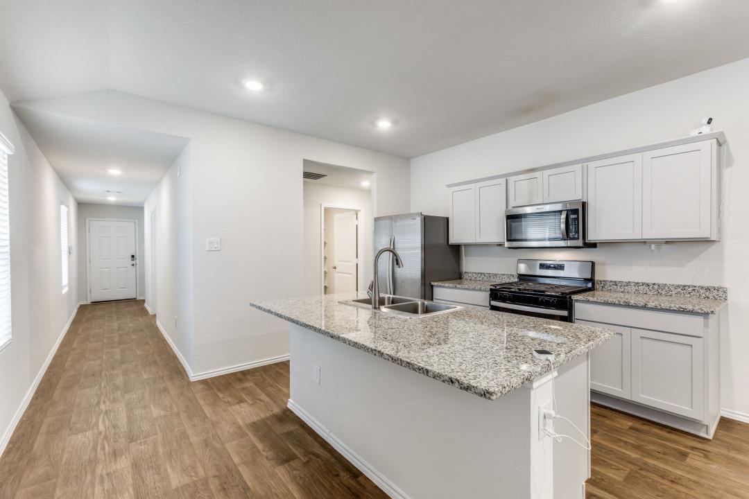 250 Granary Dr, Kyle, TX 78640