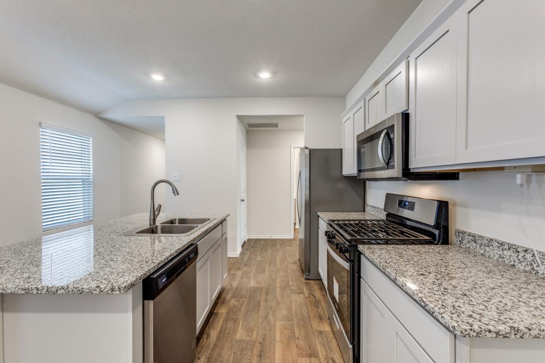 250 Granary Dr, Kyle, TX 78640