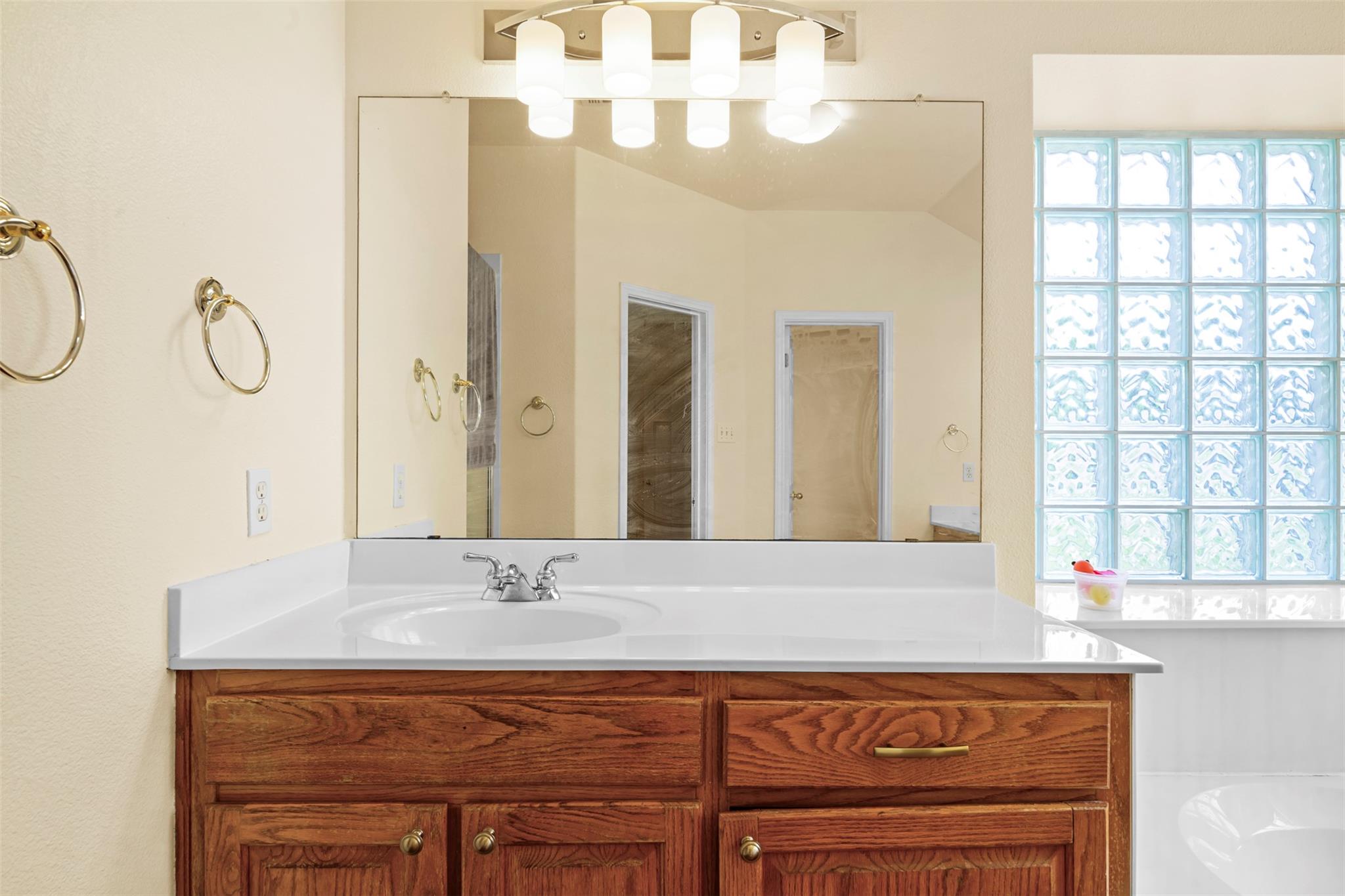 6006 Barletta Dr, Round Rock, TX 78681