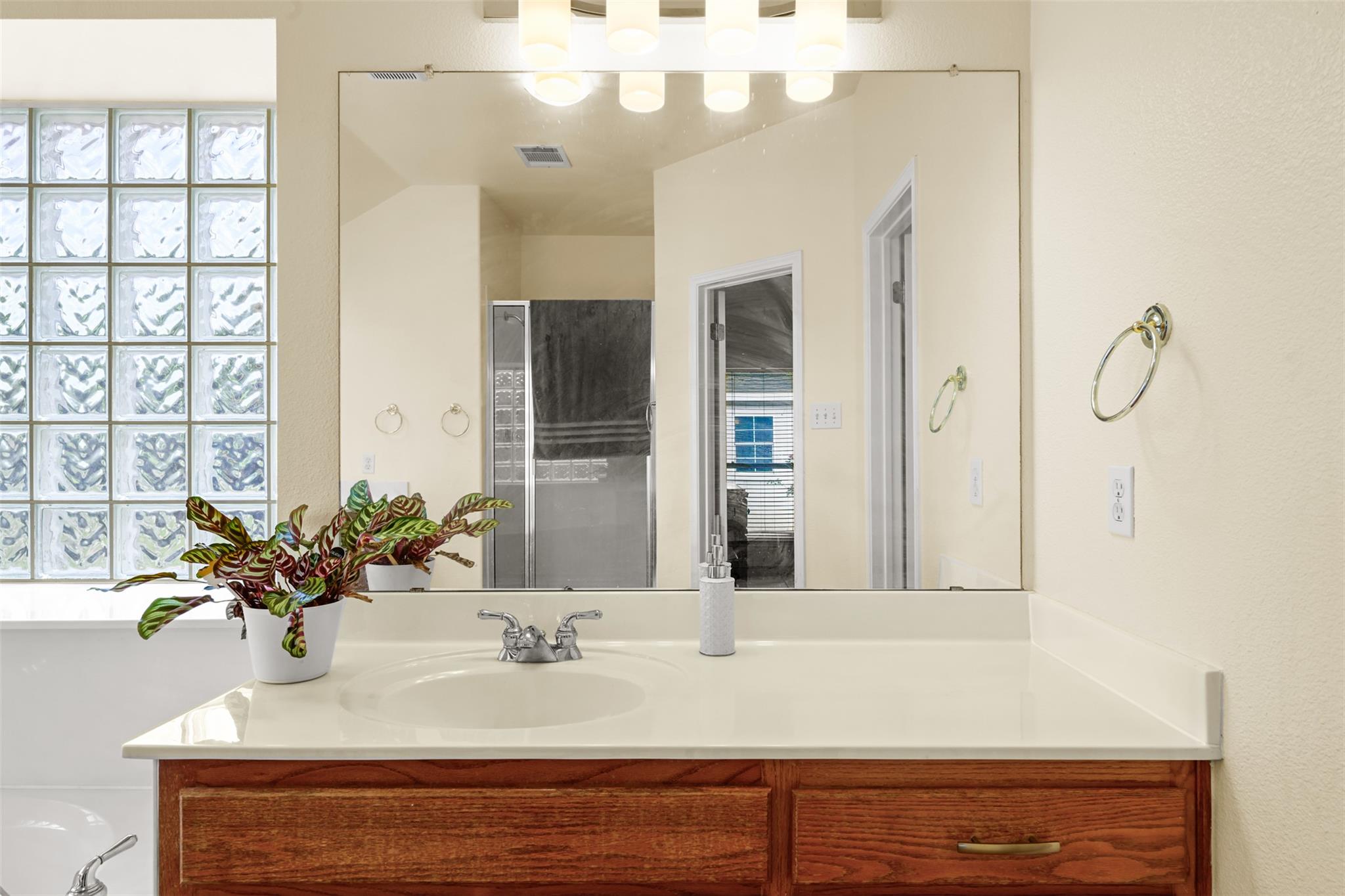 6006 Barletta Dr, Round Rock, TX 78681