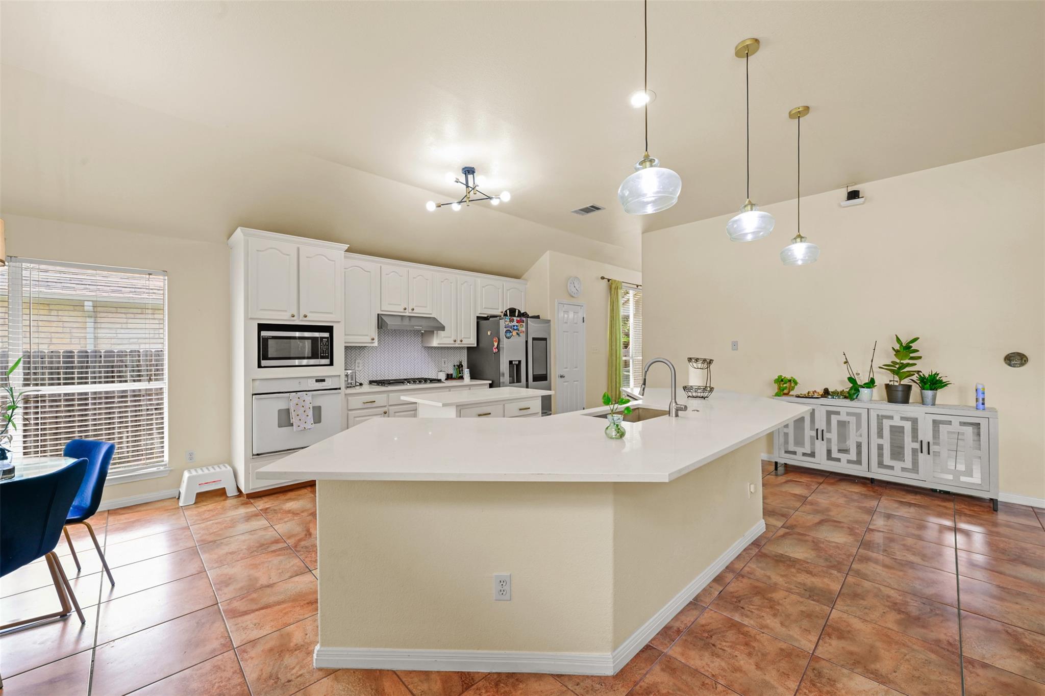 6006 Barletta Dr, Round Rock, TX 78681