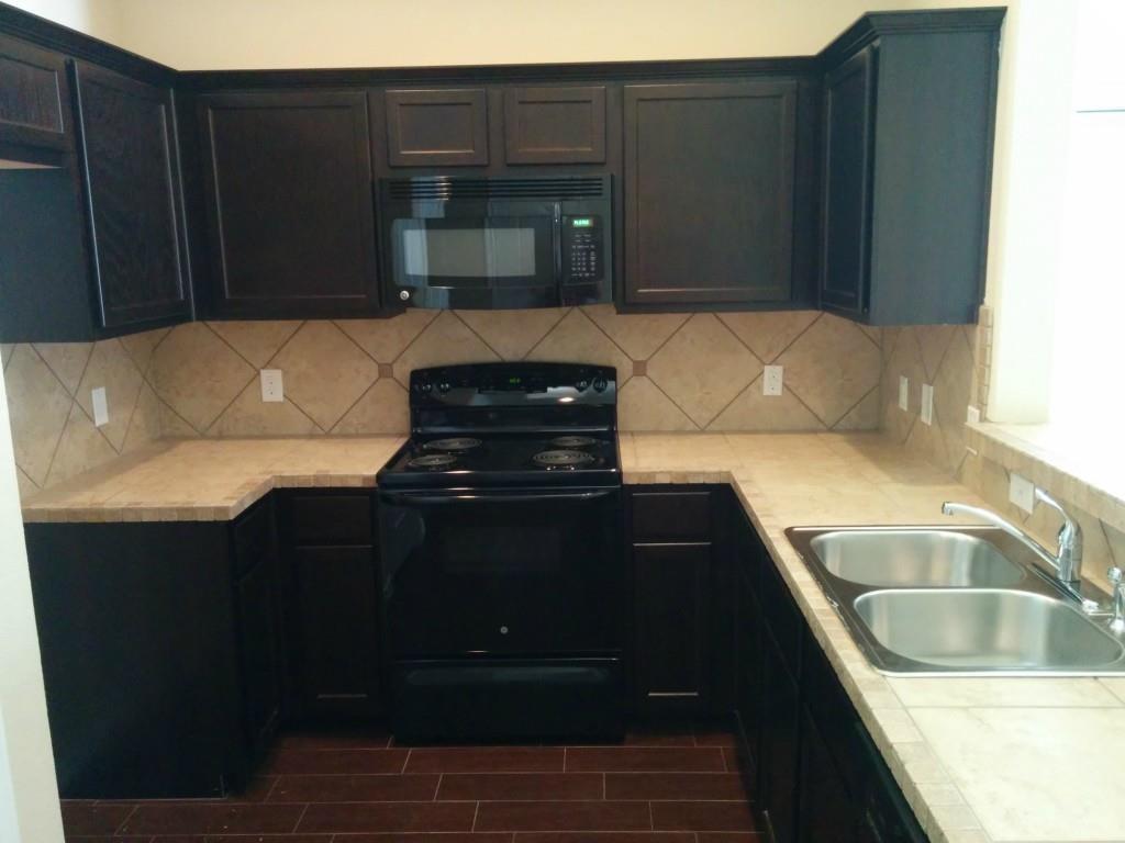 149 Creekside Villa Dr, Kyle, TX 78640