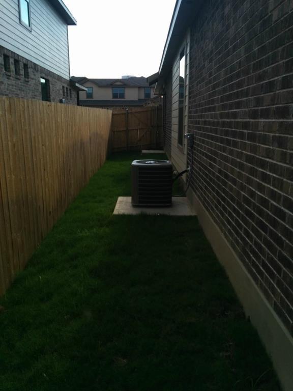 149 Creekside Villa Dr, Kyle, TX 78640