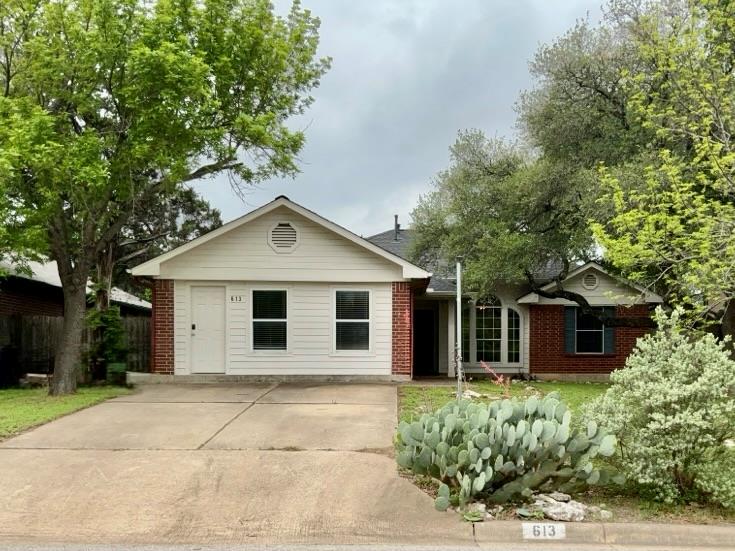 613 Millcreek Ln, Leander, TX 78641