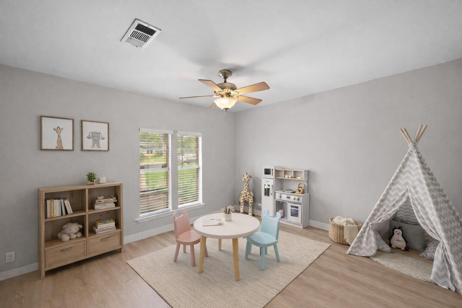 902 Emerald Wood Dr, Austin, TX 78745