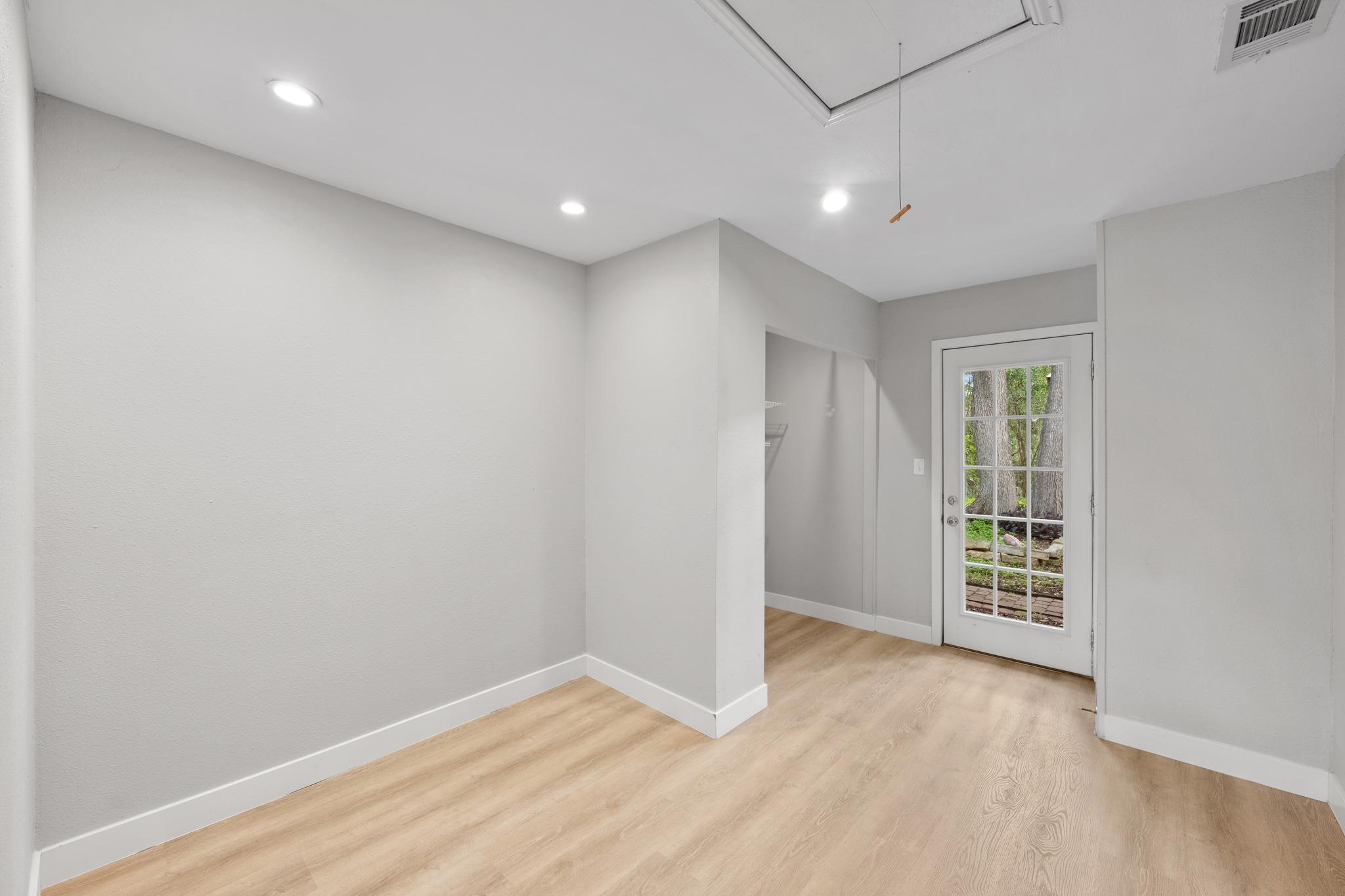 902 Emerald Wood Dr, Austin, TX 78745