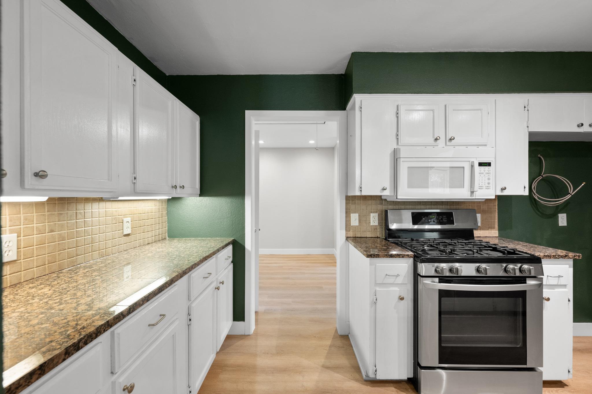 902 Emerald Wood Dr, Austin, TX 78745