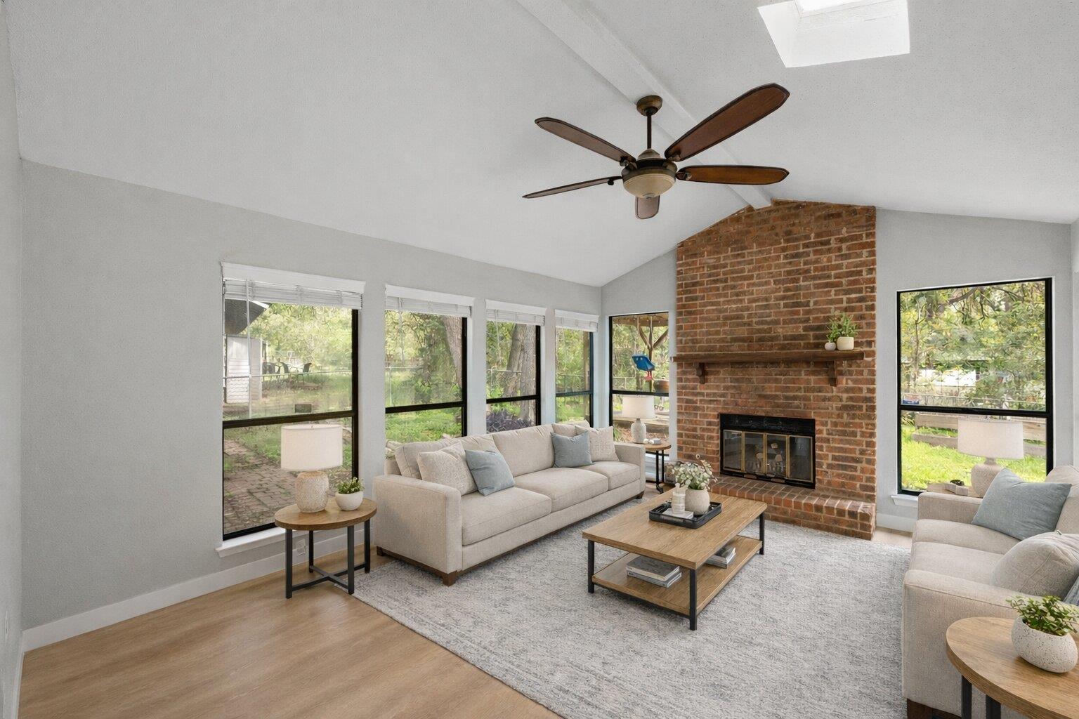 902 Emerald Wood Dr, Austin, TX 78745