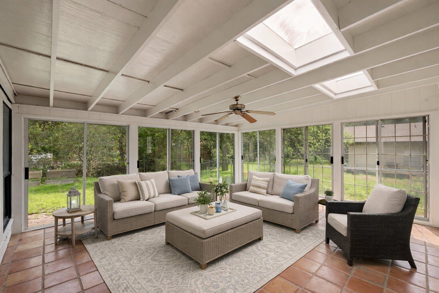 902 Emerald Wood Dr, Austin, TX 78745