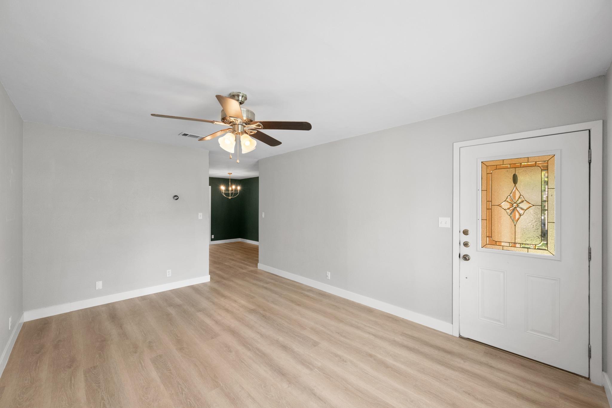 902 Emerald Wood Dr, Austin, TX 78745