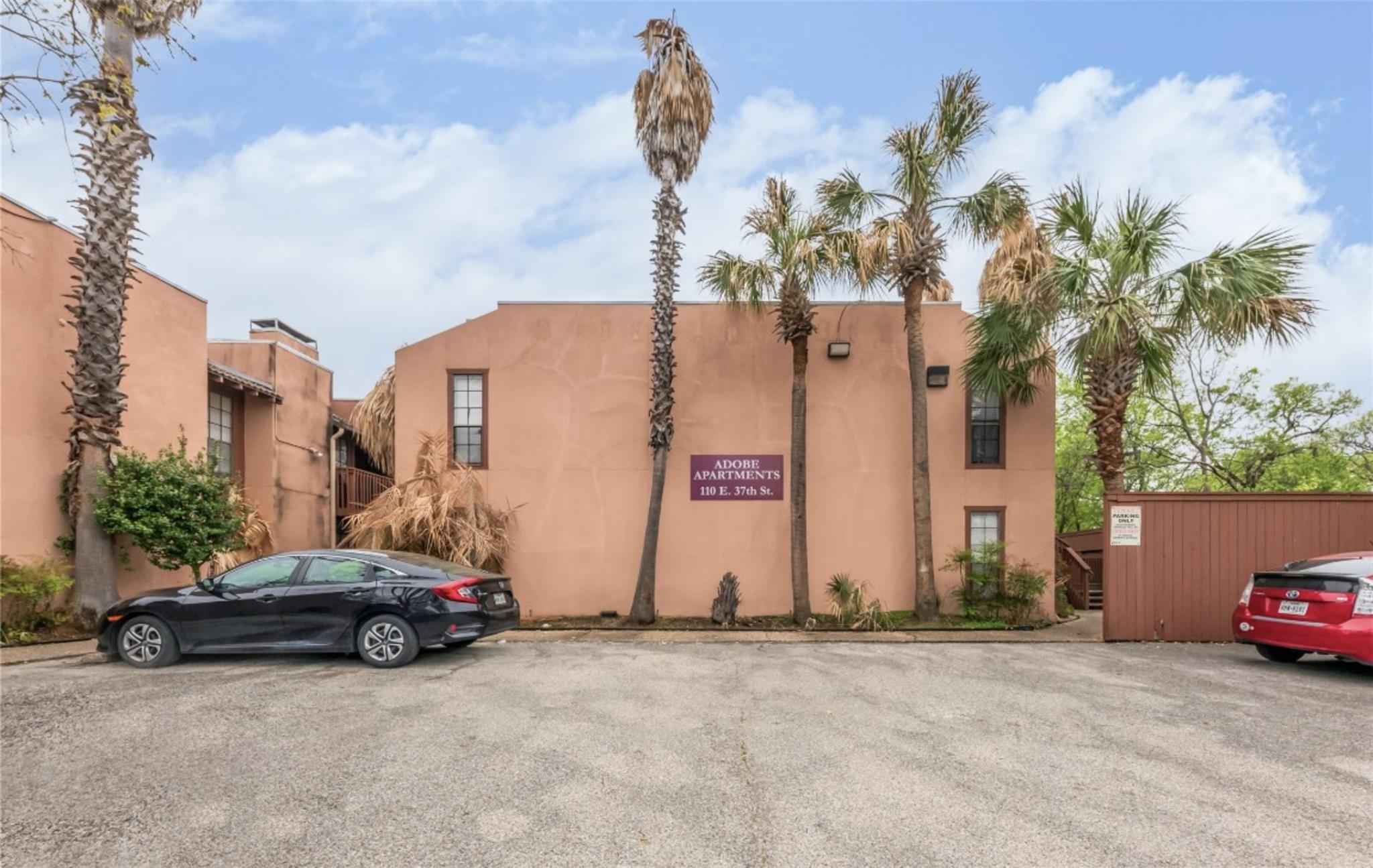 110 E 37th St # 111, Austin, TX 78705