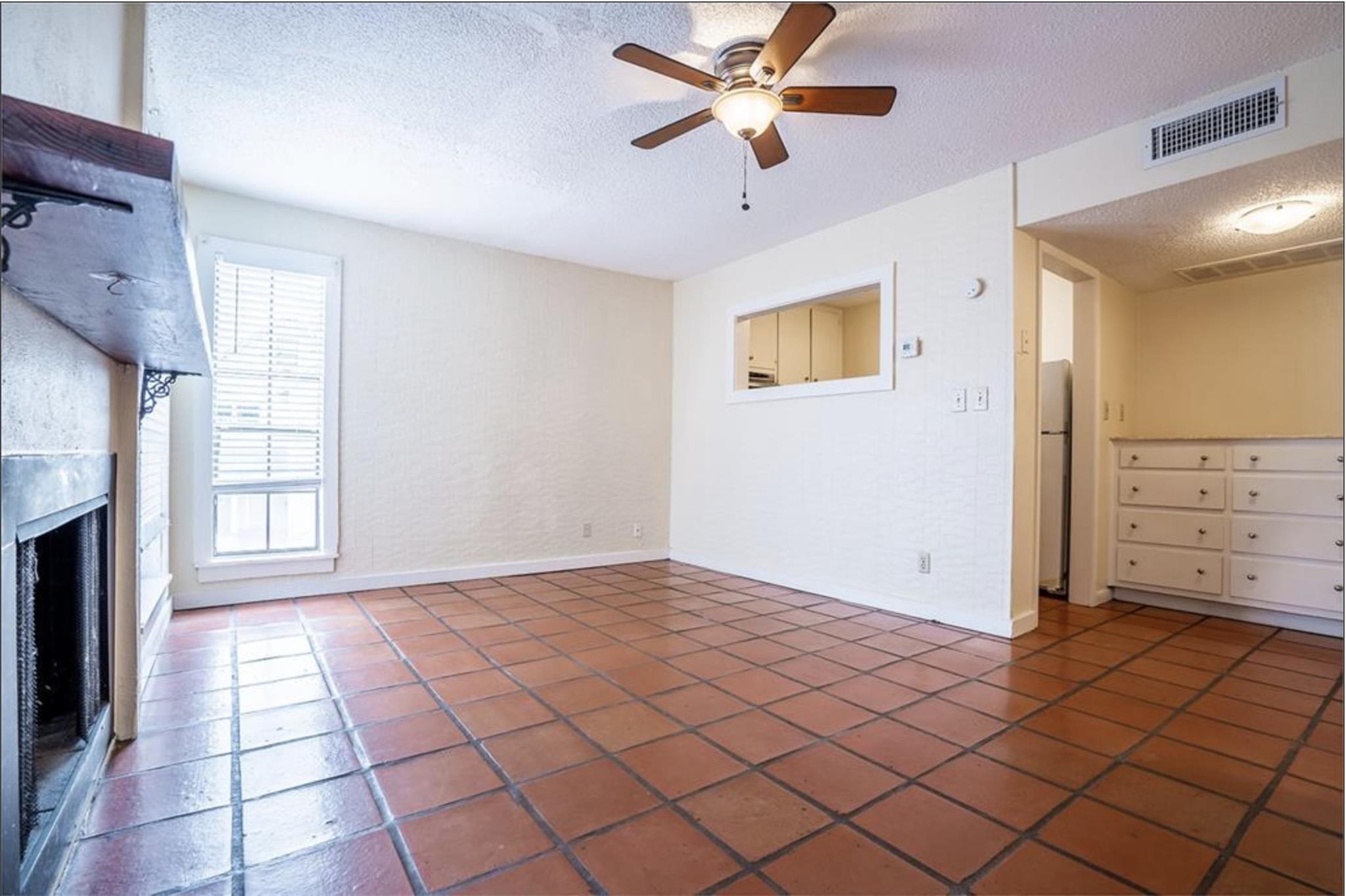 110 E 37th St # 111, Austin, TX 78705