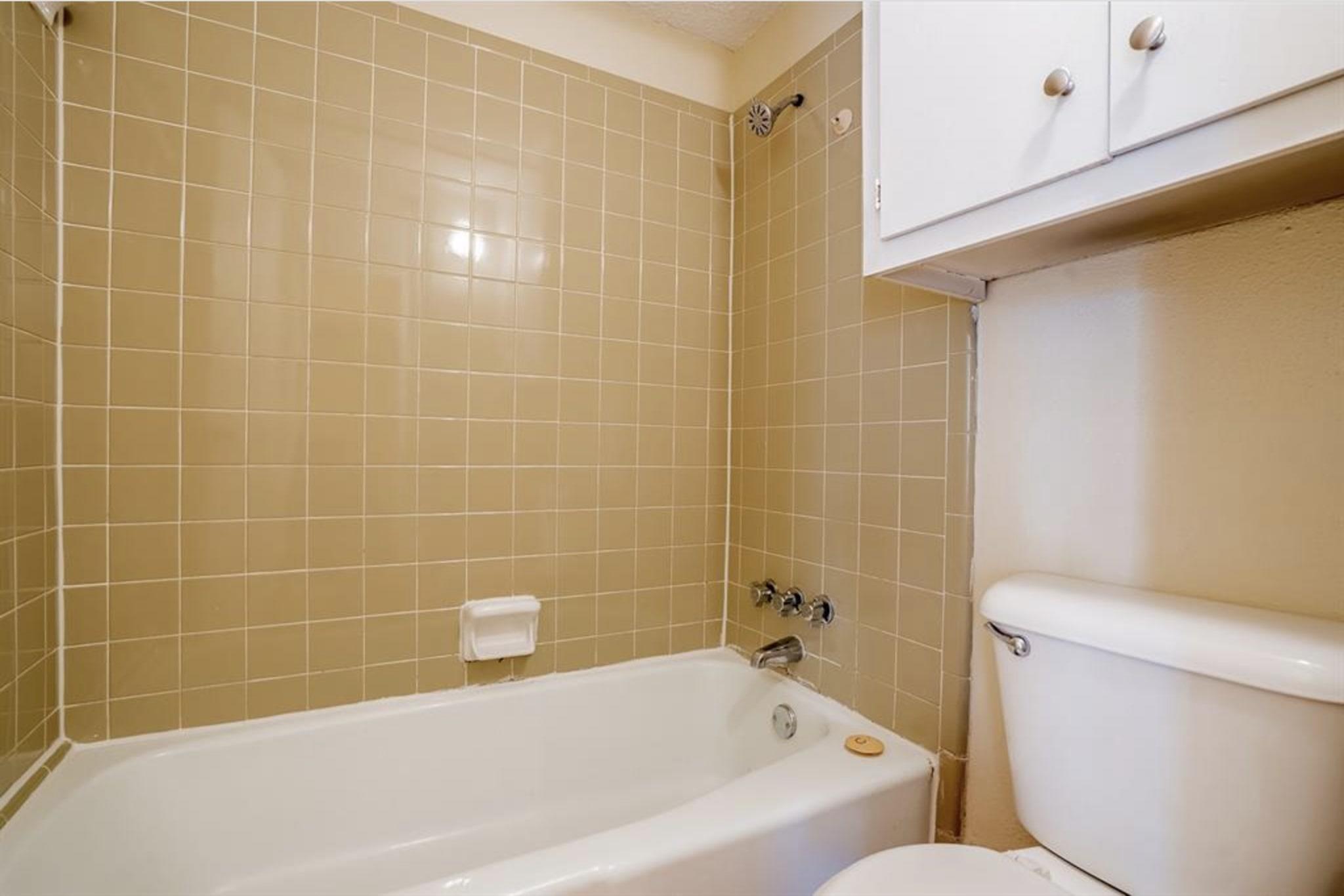 110 E 37th St # 111, Austin, TX 78705