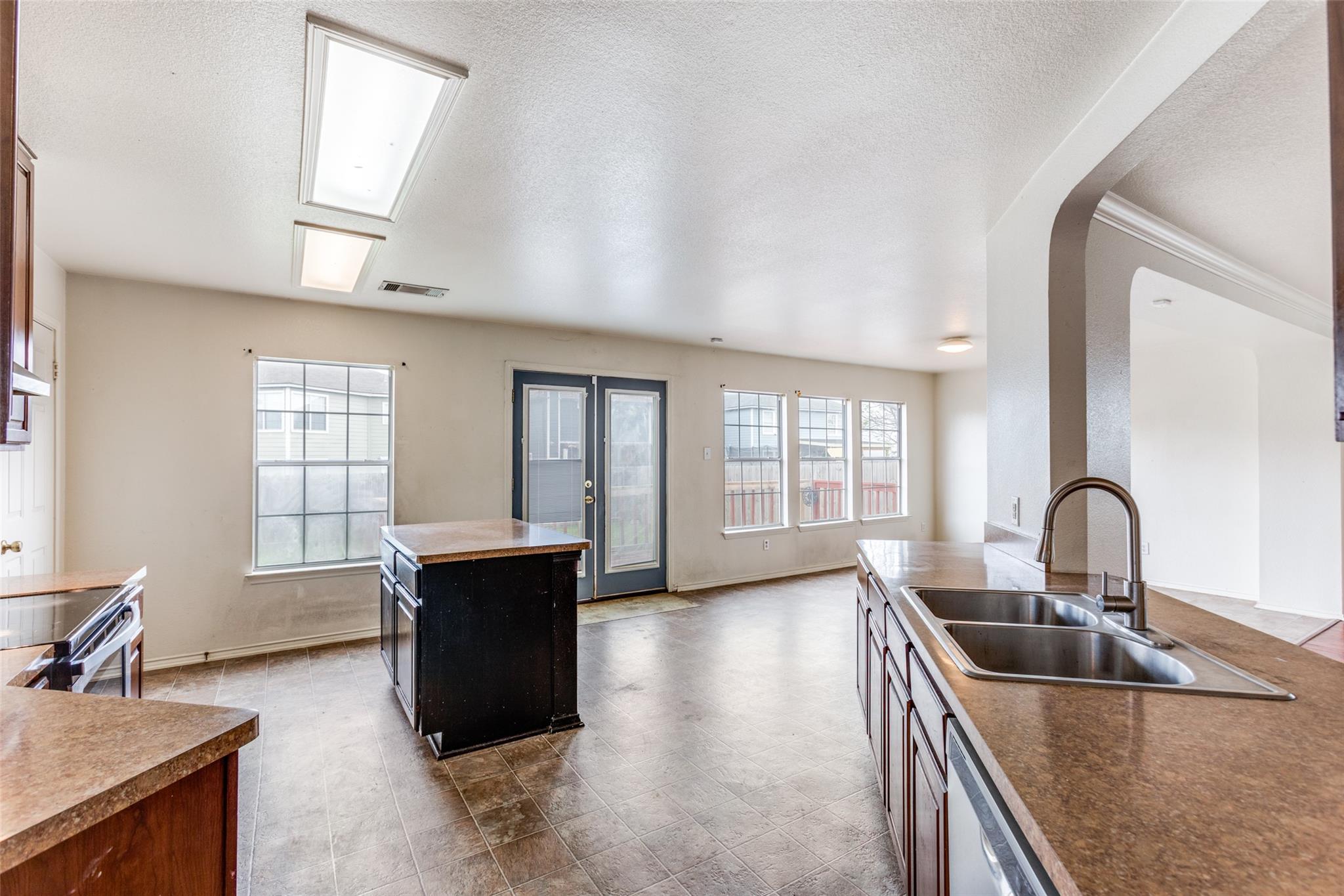 2219 Georgian Dr, Georgetown, TX 78626