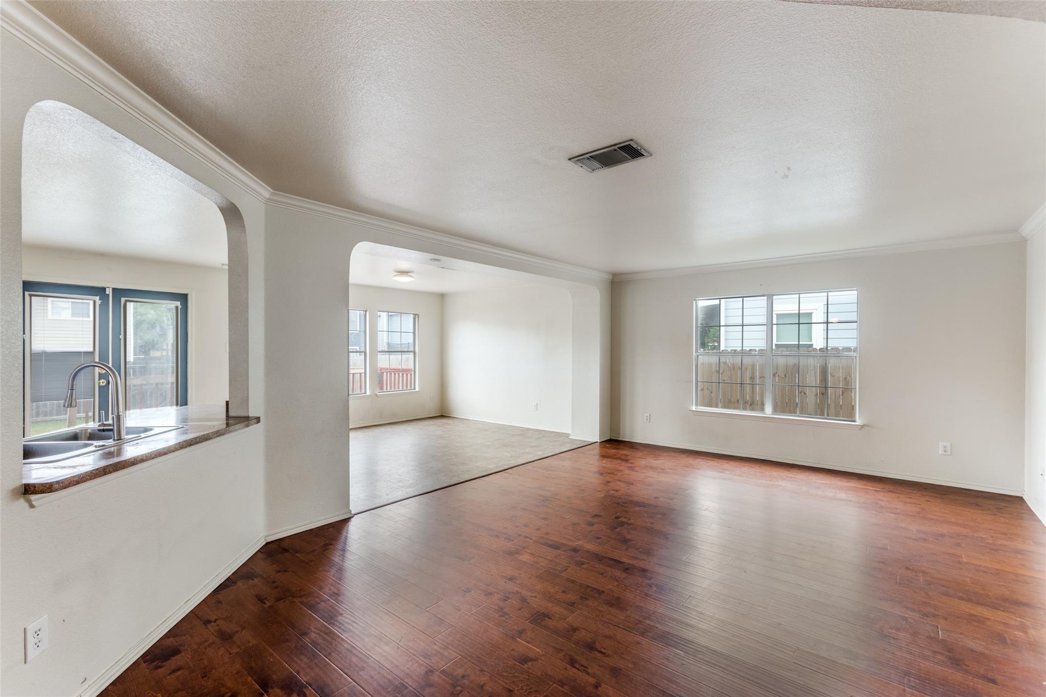 2219 Georgian Dr, Georgetown, TX 78626