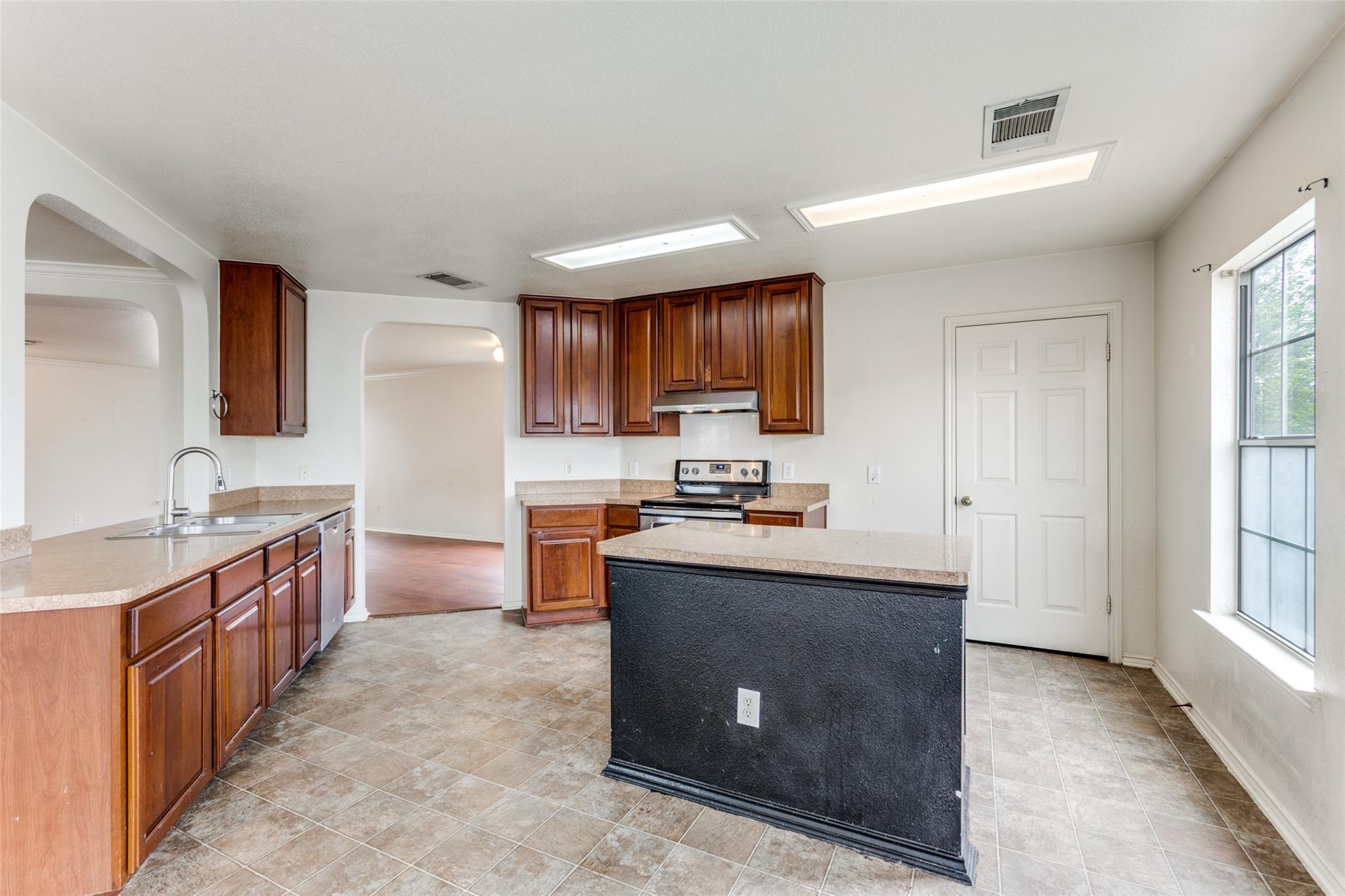 2219 Georgian Dr, Georgetown, TX 78626