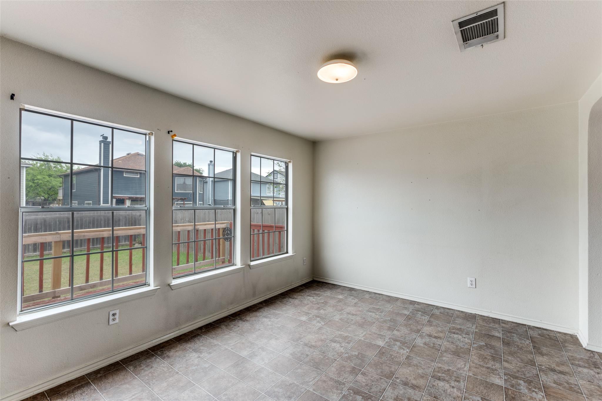 2219 Georgian Dr, Georgetown, TX 78626