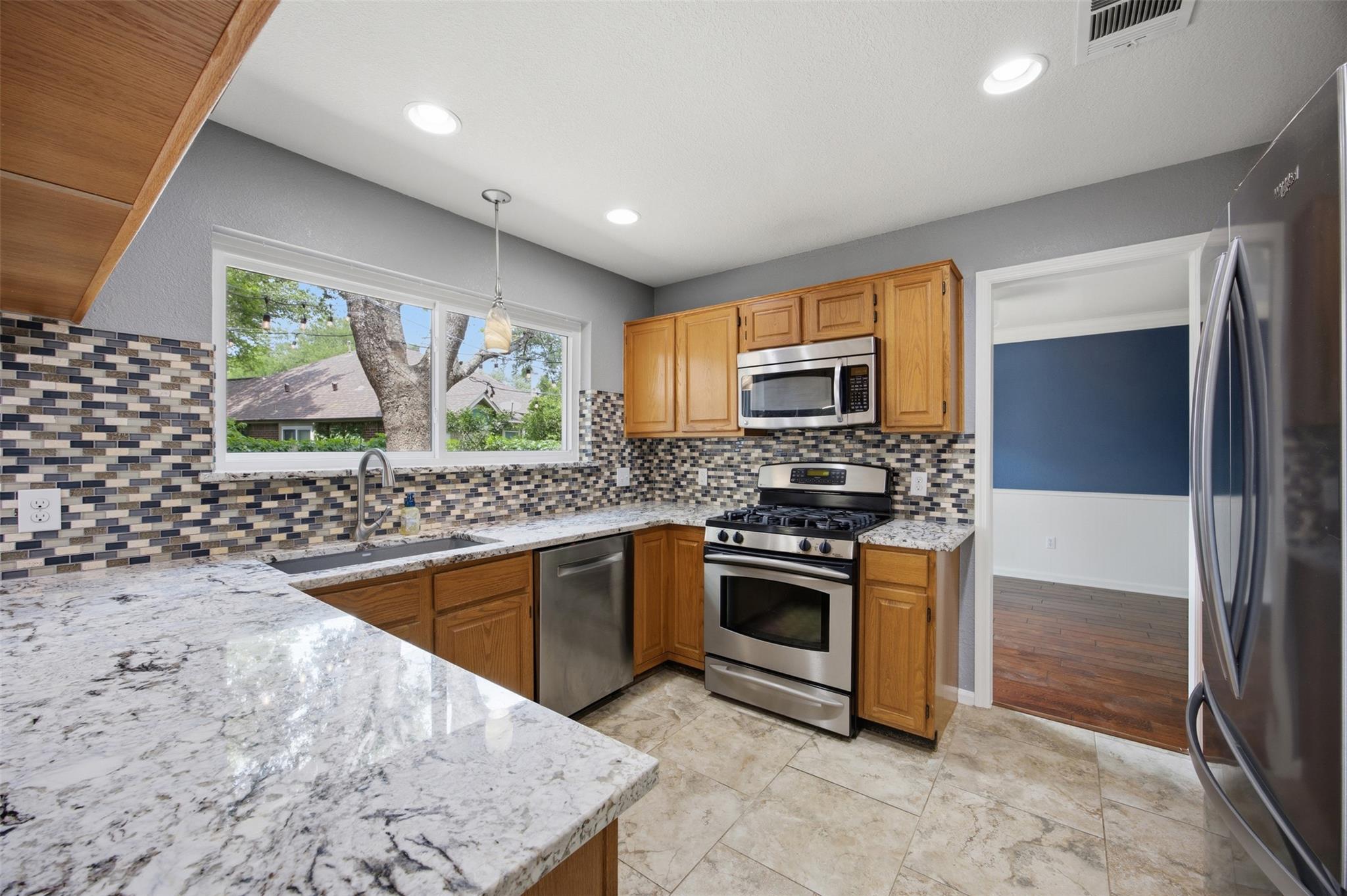 2212 Mockingbird Dr, Round Rock, TX 78681