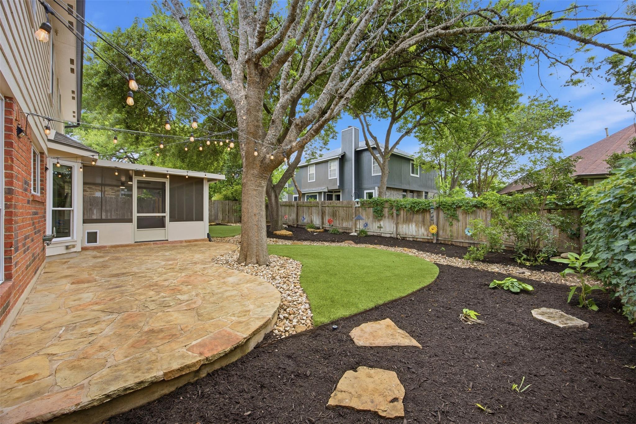 2212 Mockingbird Dr, Round Rock, TX 78681