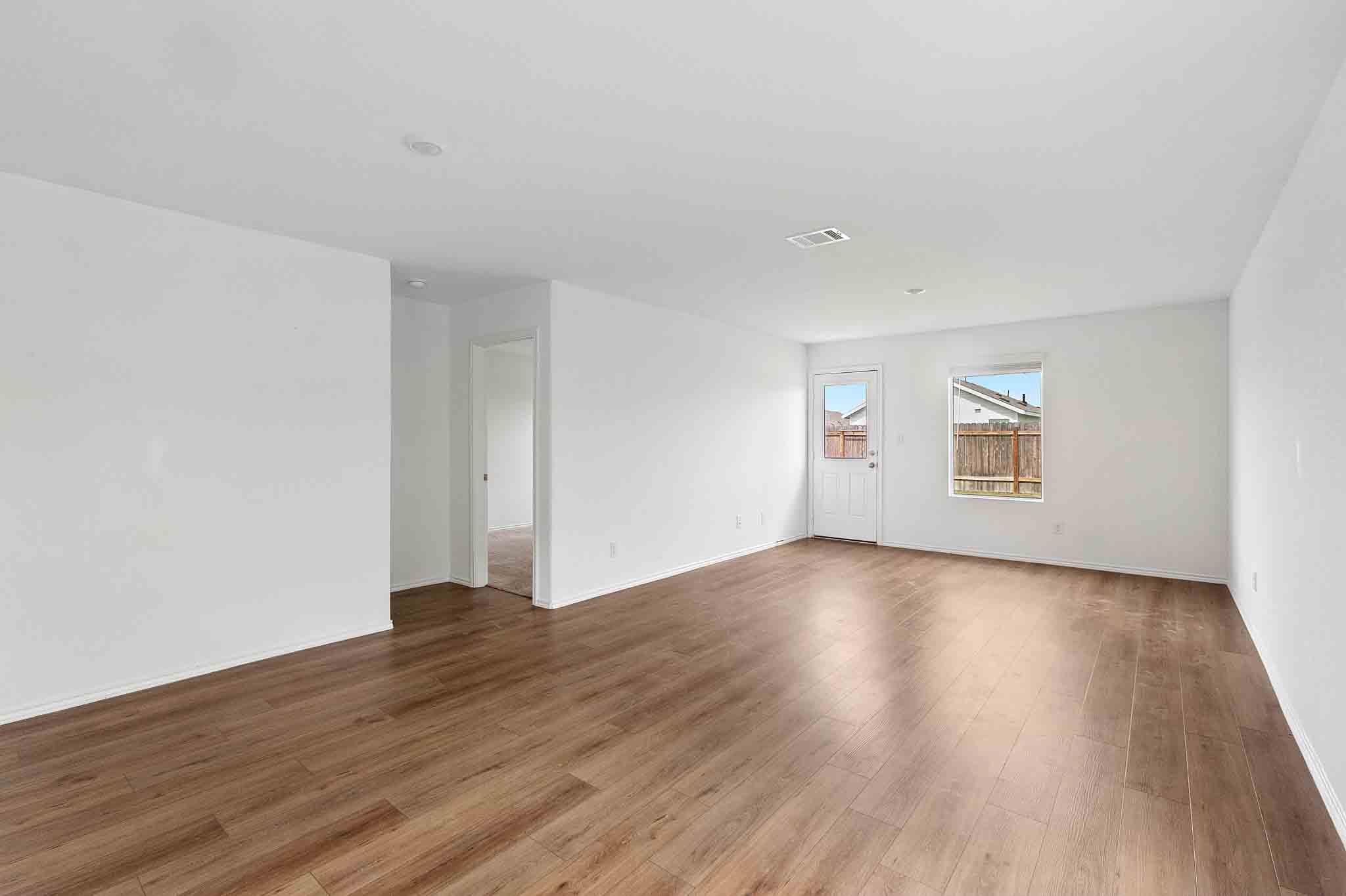 2306 Tornado Aly, Lockhart, TX 78644