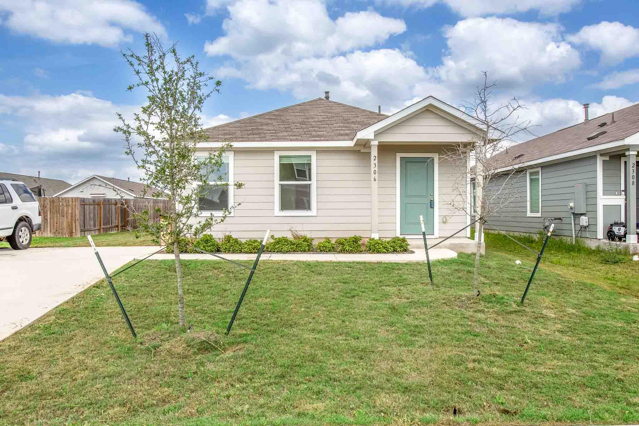 2306 Tornado Aly, Lockhart, TX 78644