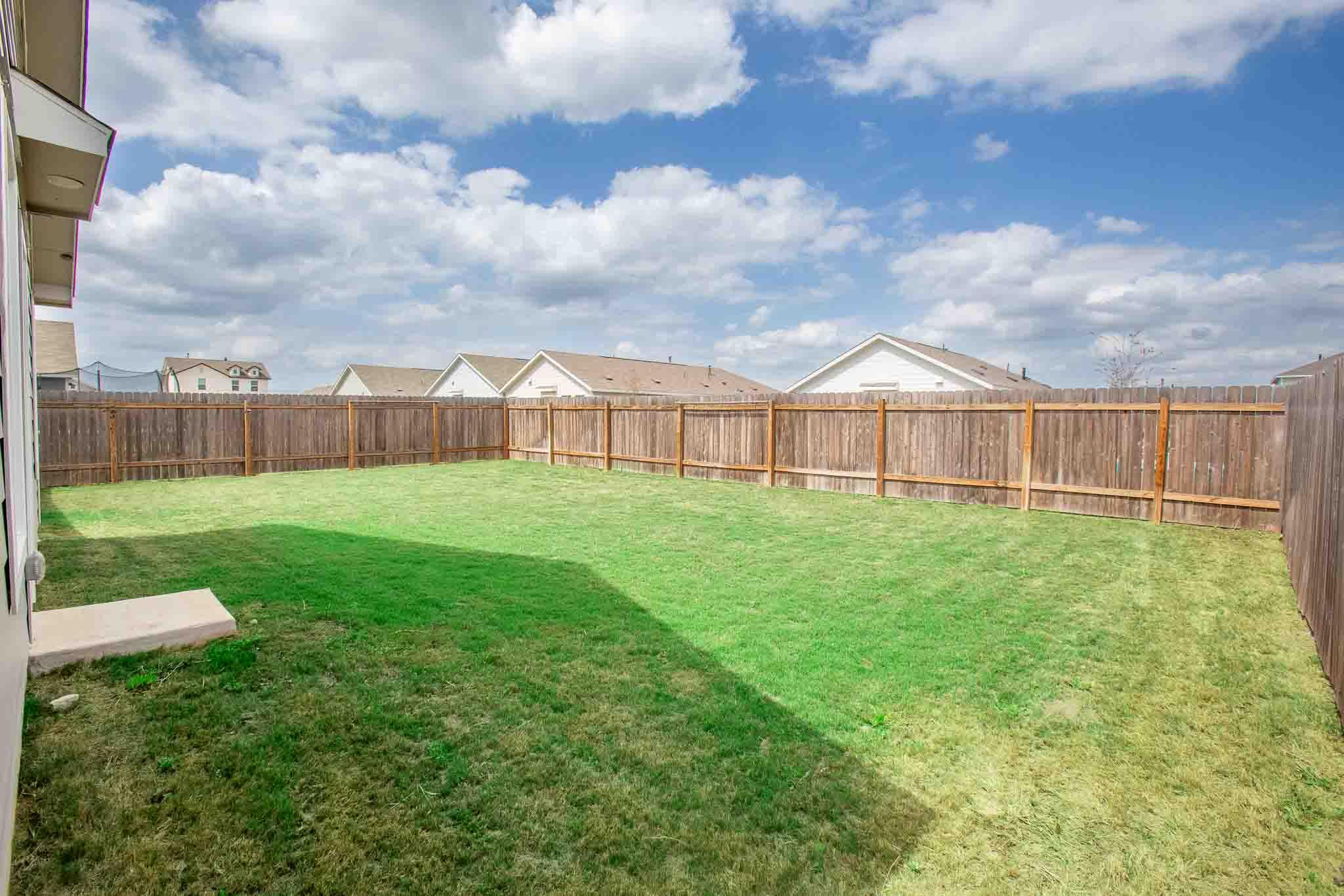 2306 Tornado Aly, Lockhart, TX 78644