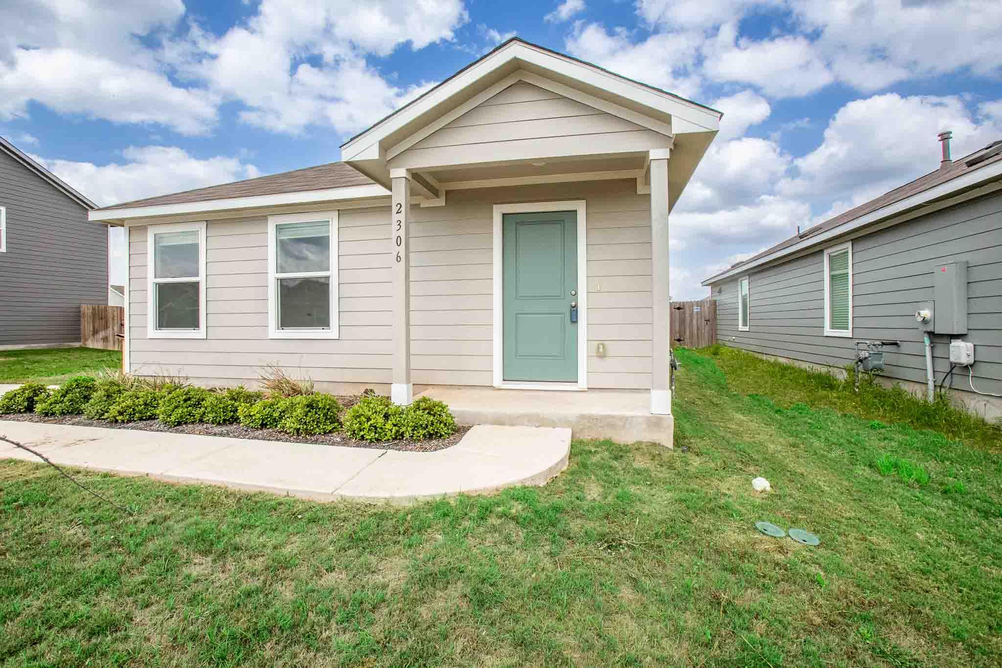 2306 Tornado Aly, Lockhart, TX 78644