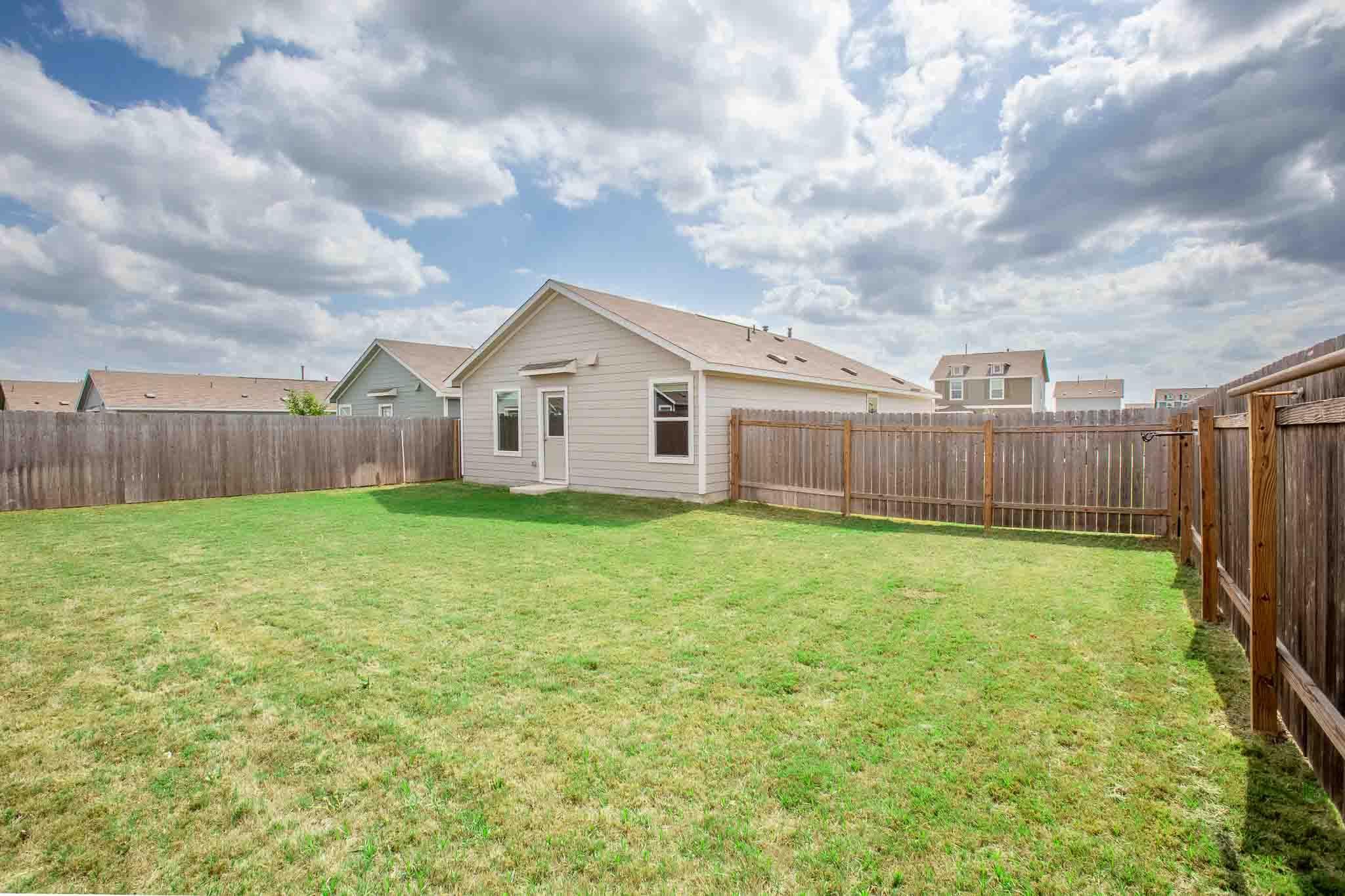 2306 Tornado Aly, Lockhart, TX 78644