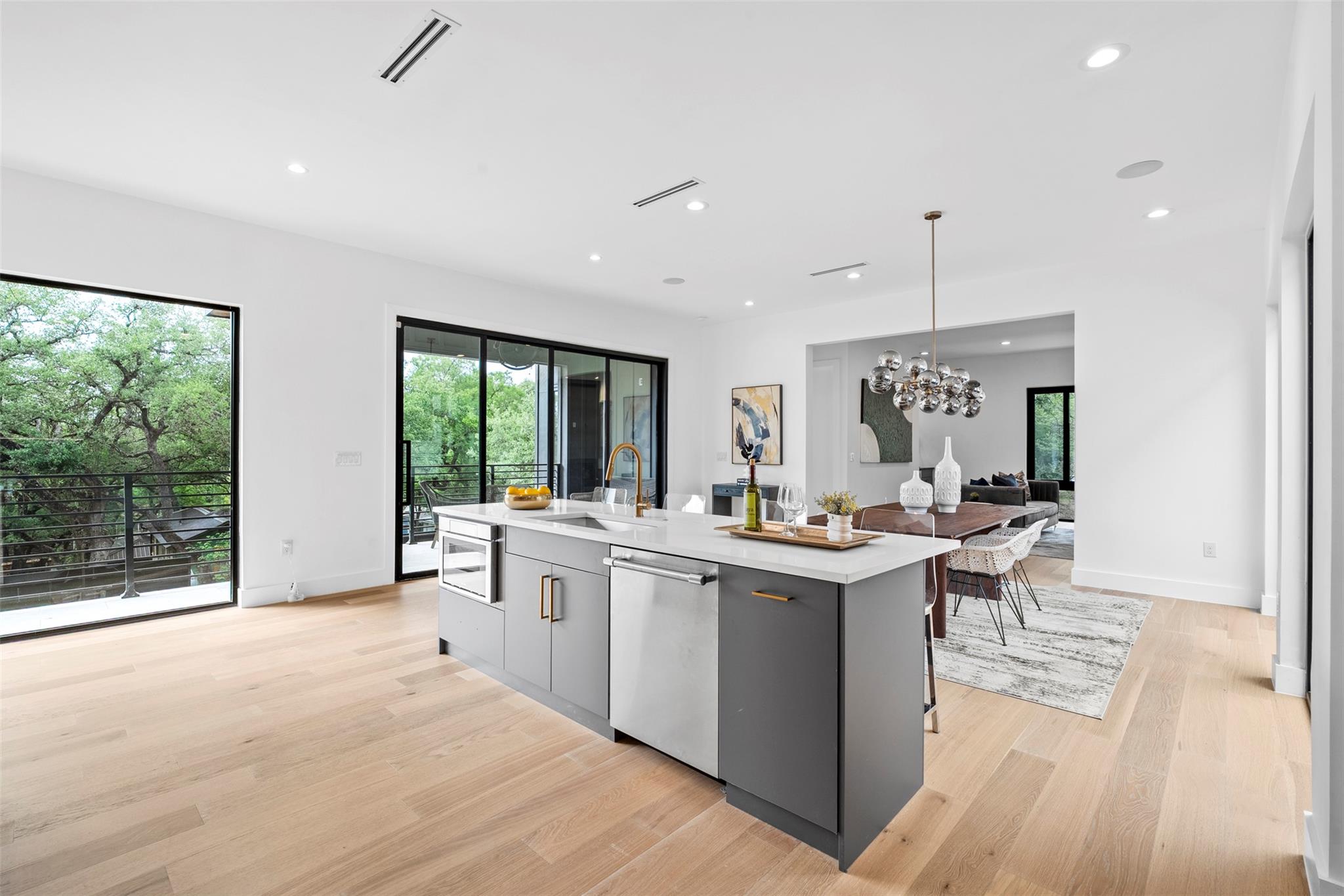 2208 Montclaire St, Austin, TX 78704