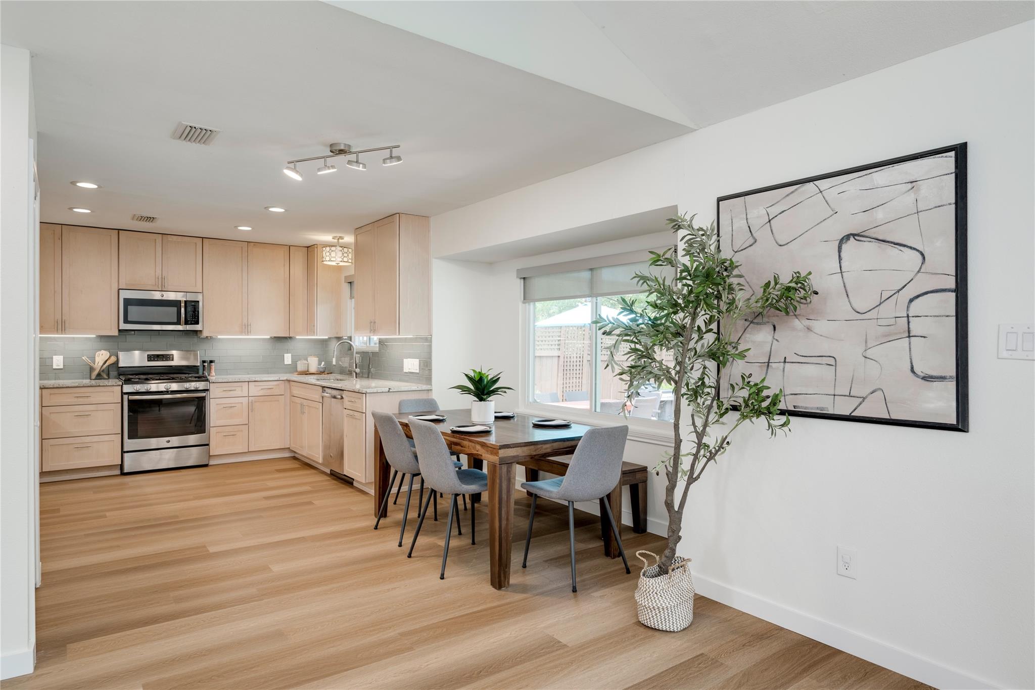 2512 Carlow Dr, Austin, TX 78745