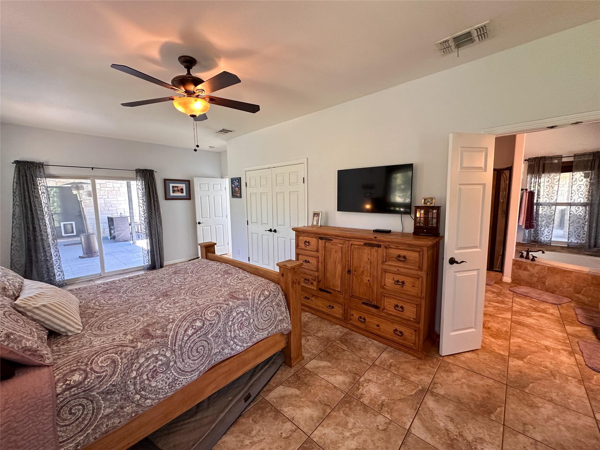 368 Woodlands Dr, Bastrop, TX 78602