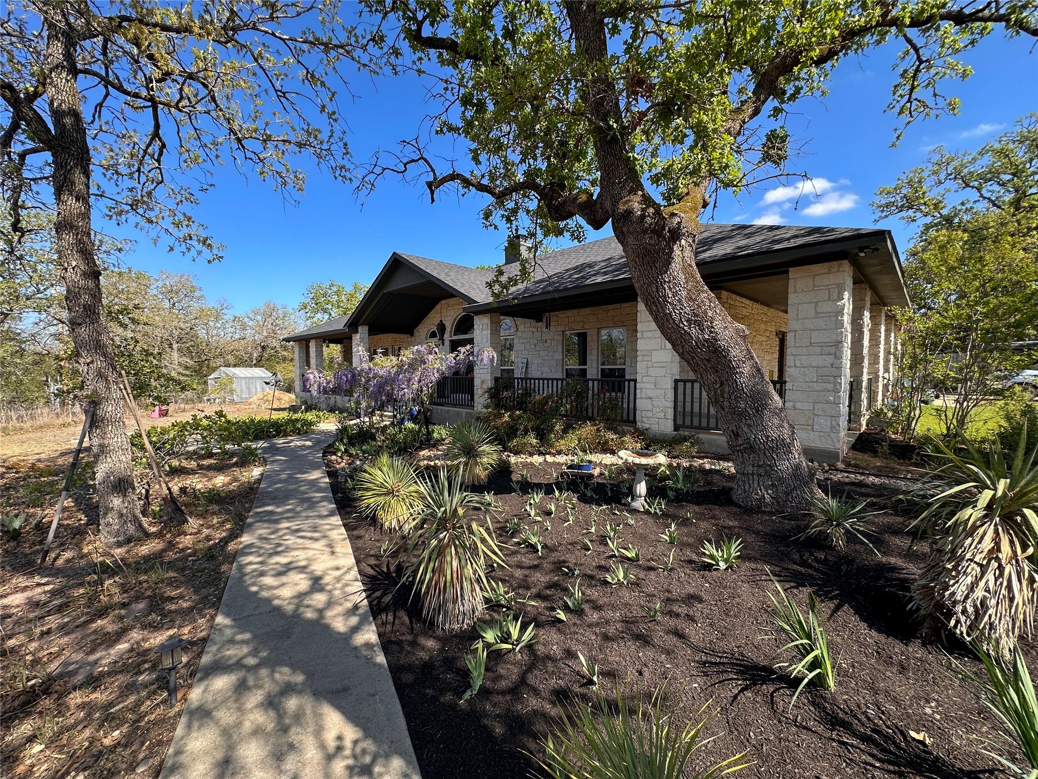 368 Woodlands Dr, Bastrop, TX 78602