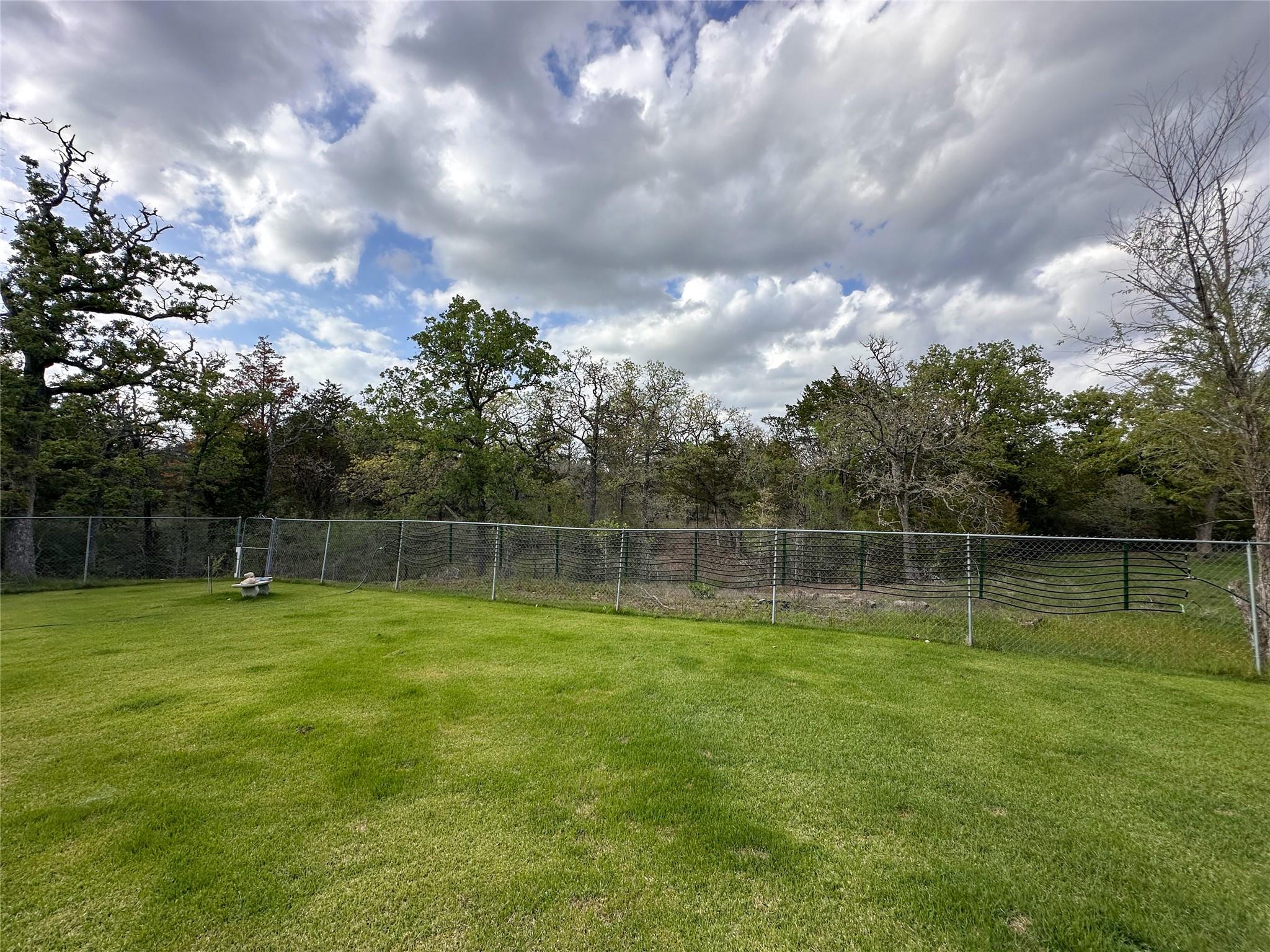 368 Woodlands Dr, Bastrop, TX 78602