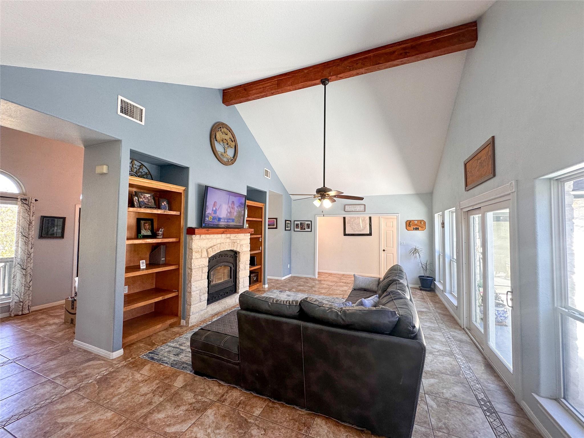 368 Woodlands Dr, Bastrop, TX 78602