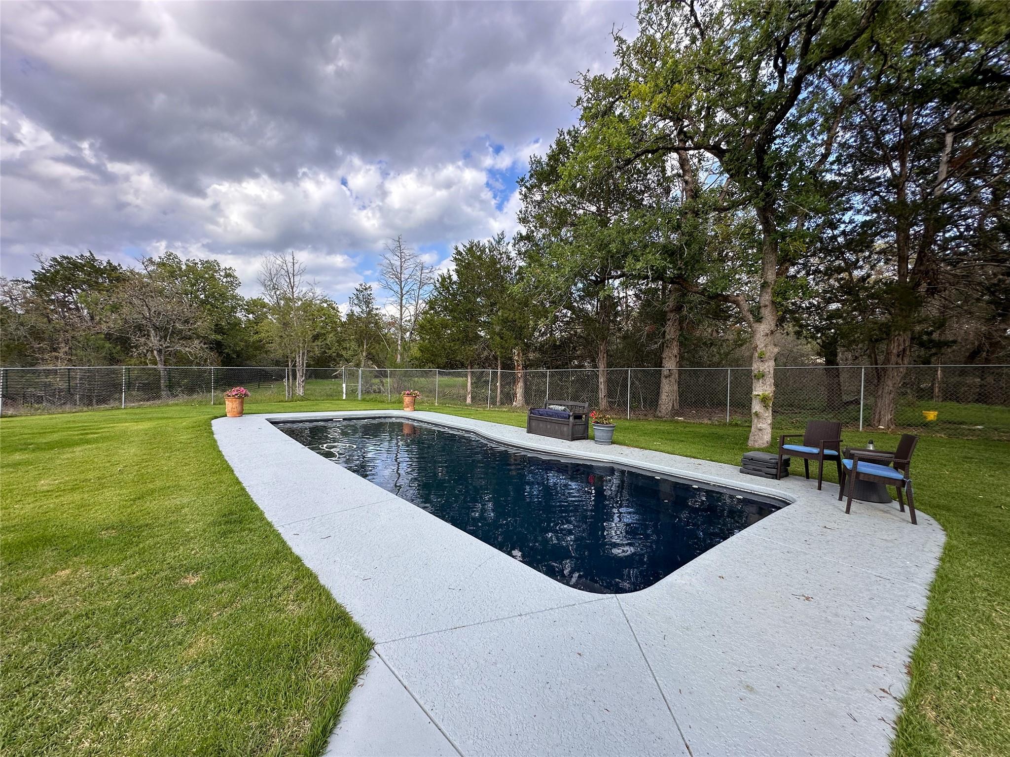 368 Woodlands Dr, Bastrop, TX 78602