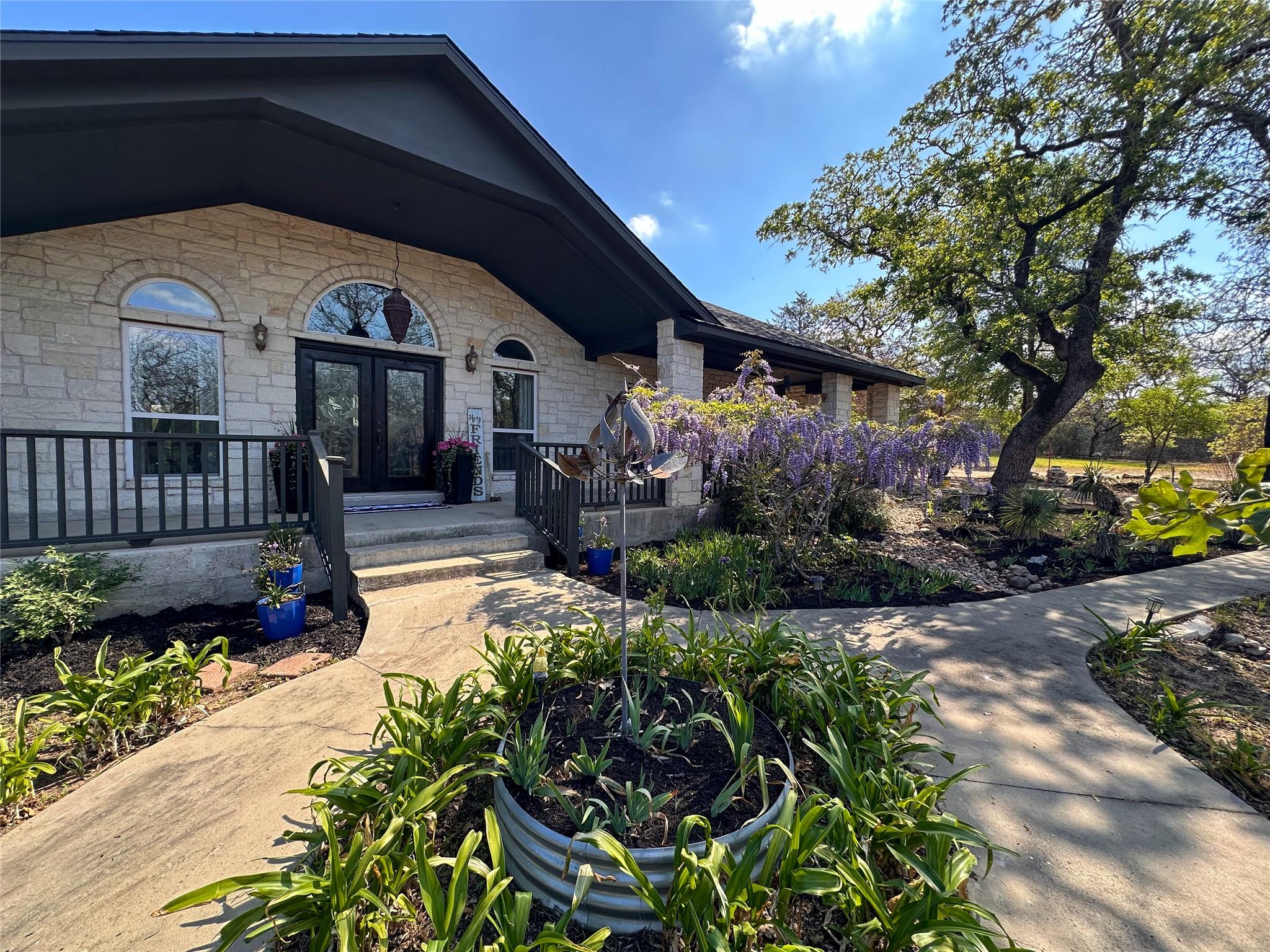 368 Woodlands Dr, Bastrop, TX 78602