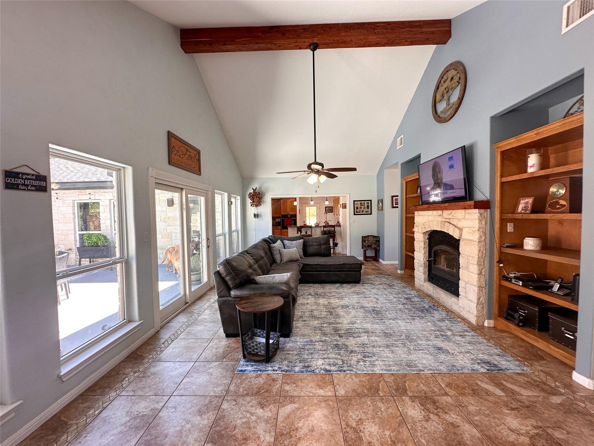 368 Woodlands Dr, Bastrop, TX 78602