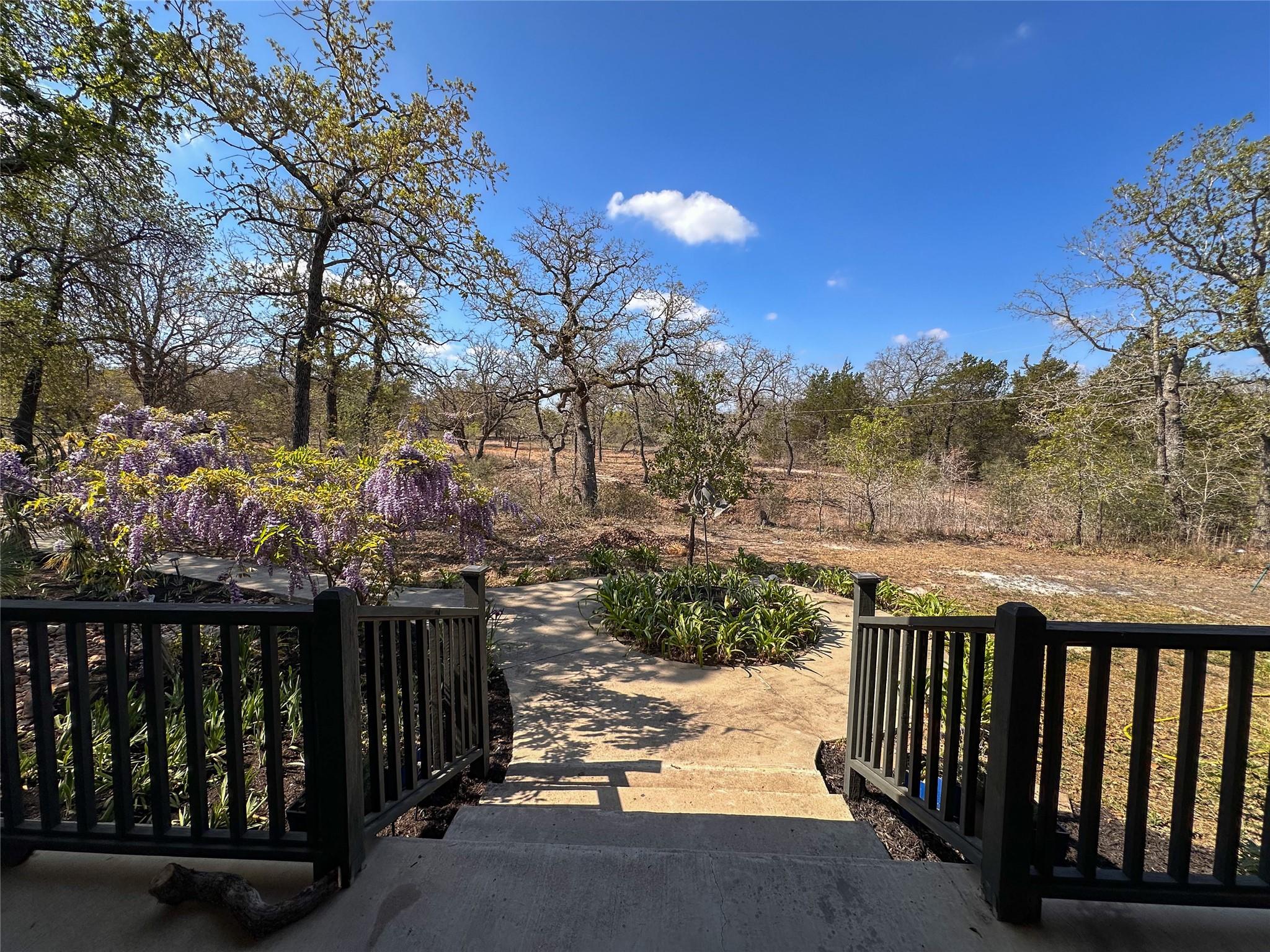 368 Woodlands Dr, Bastrop, TX 78602