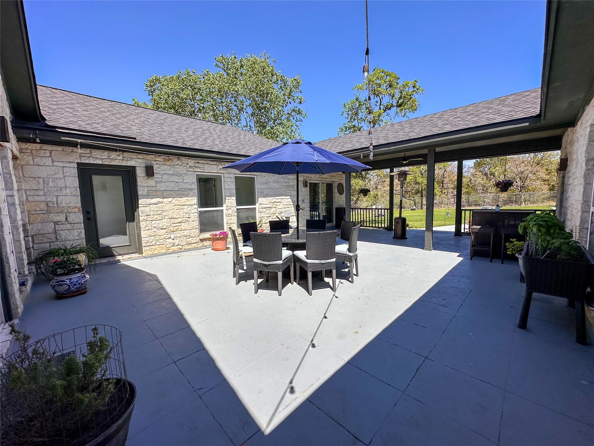 368 Woodlands Dr, Bastrop, TX 78602