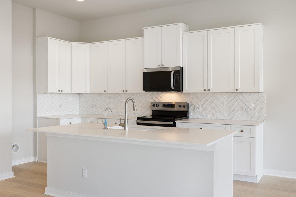 17504 Emperador Dr, Round Rock, TX 78664