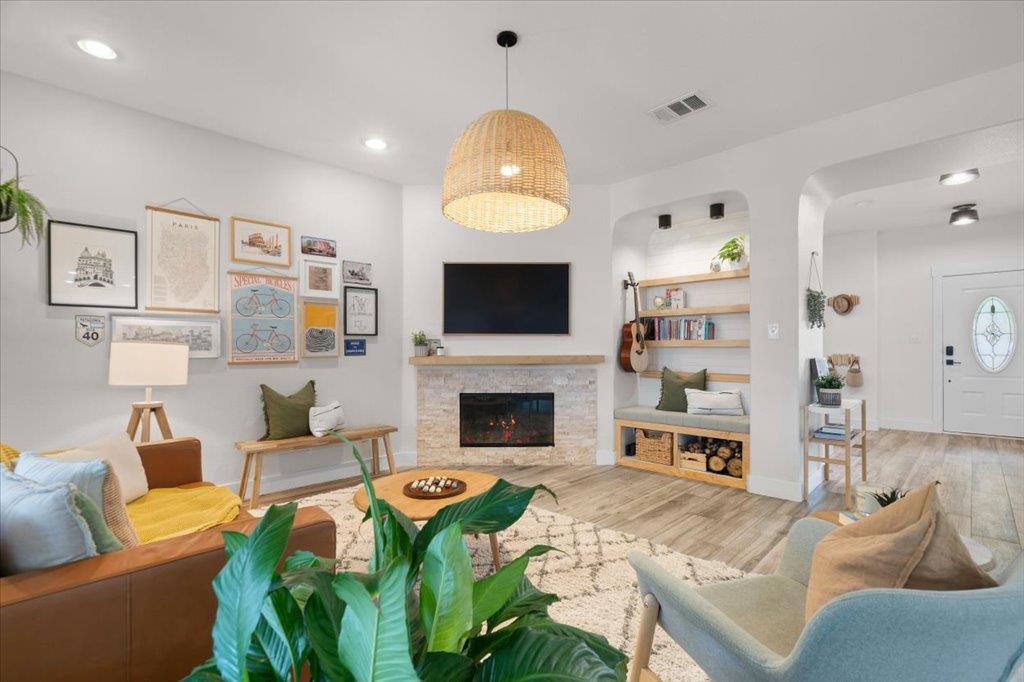 2106 Golden Arrow Ave, Cedar Park, TX 78613