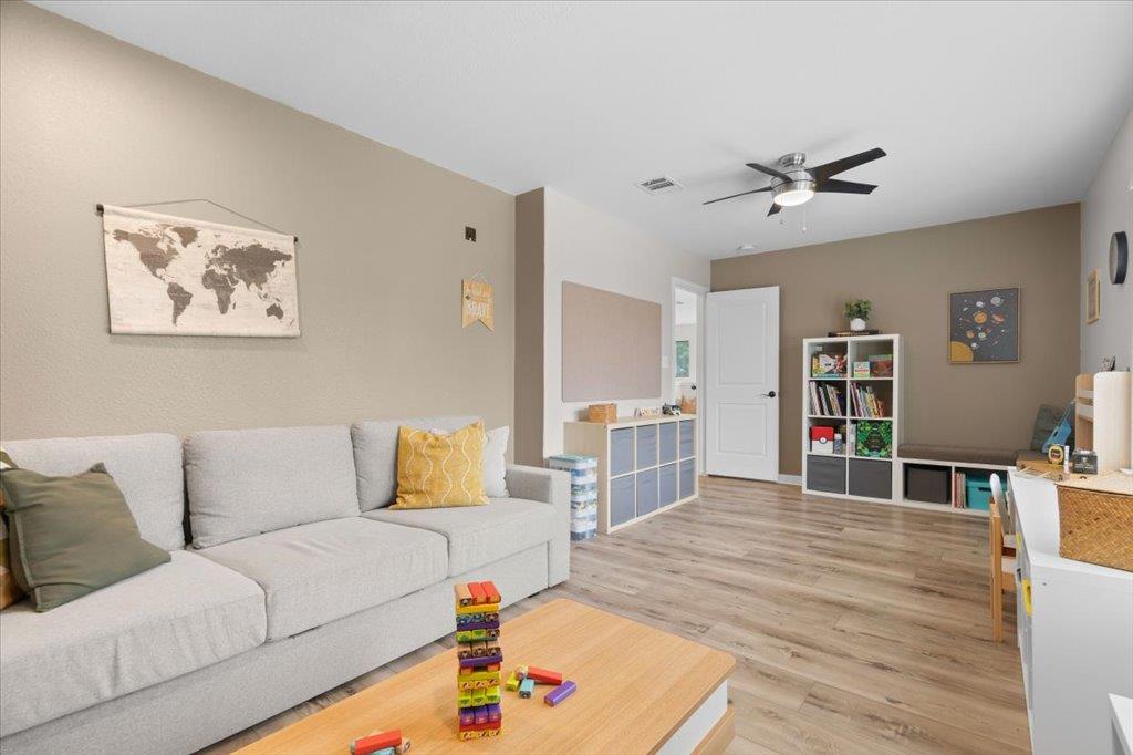 2106 Golden Arrow Ave, Cedar Park, TX 78613