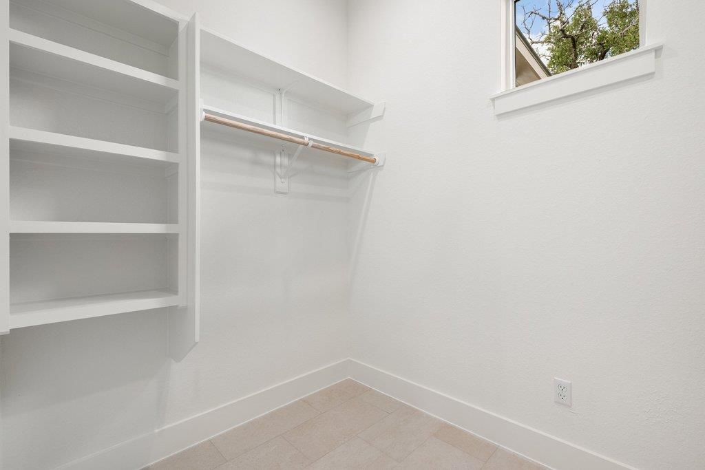 501 Ranchview Dr, Johnson City, TX 78636